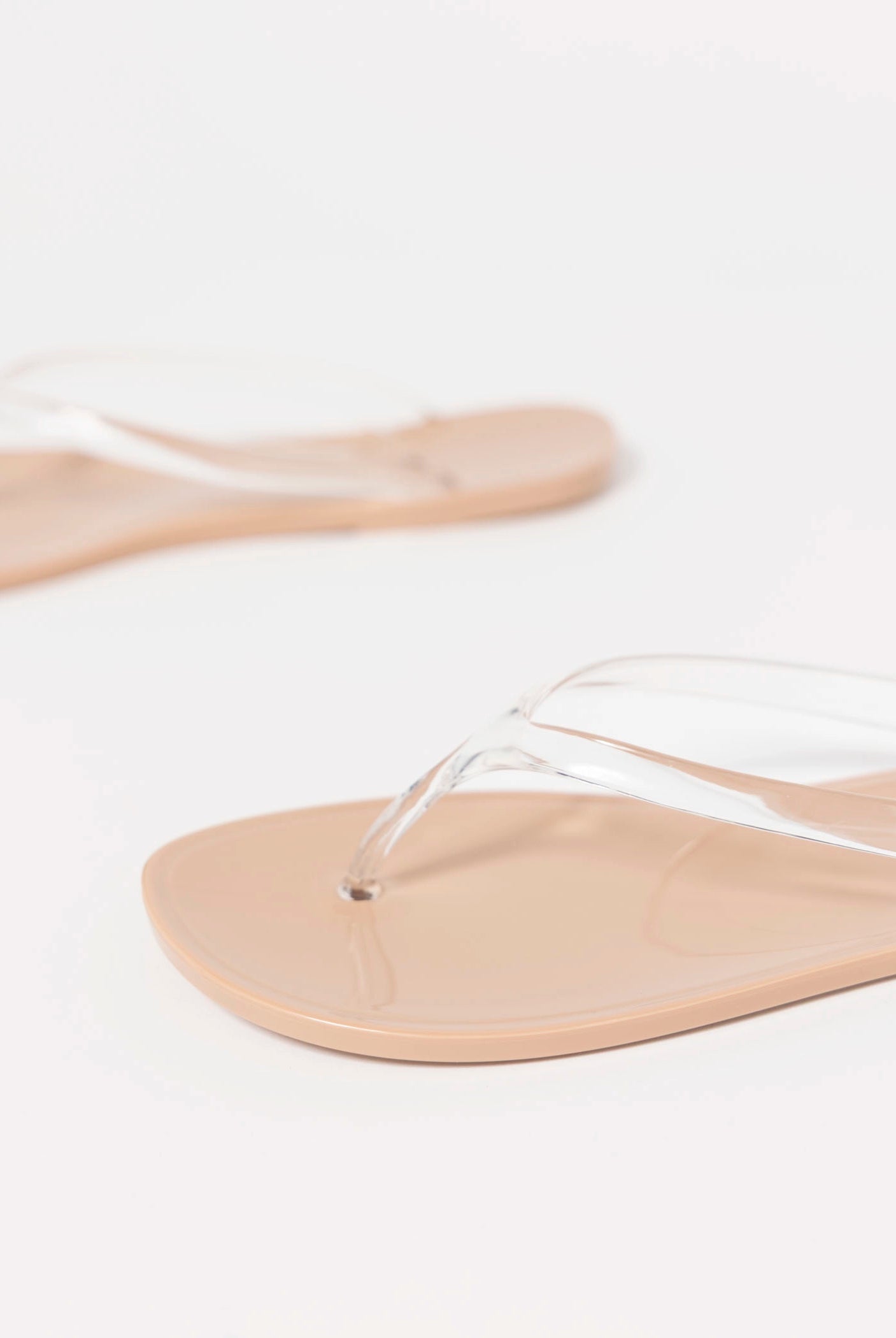 swatch_Clear jeffrey campbell beach day thong sandal