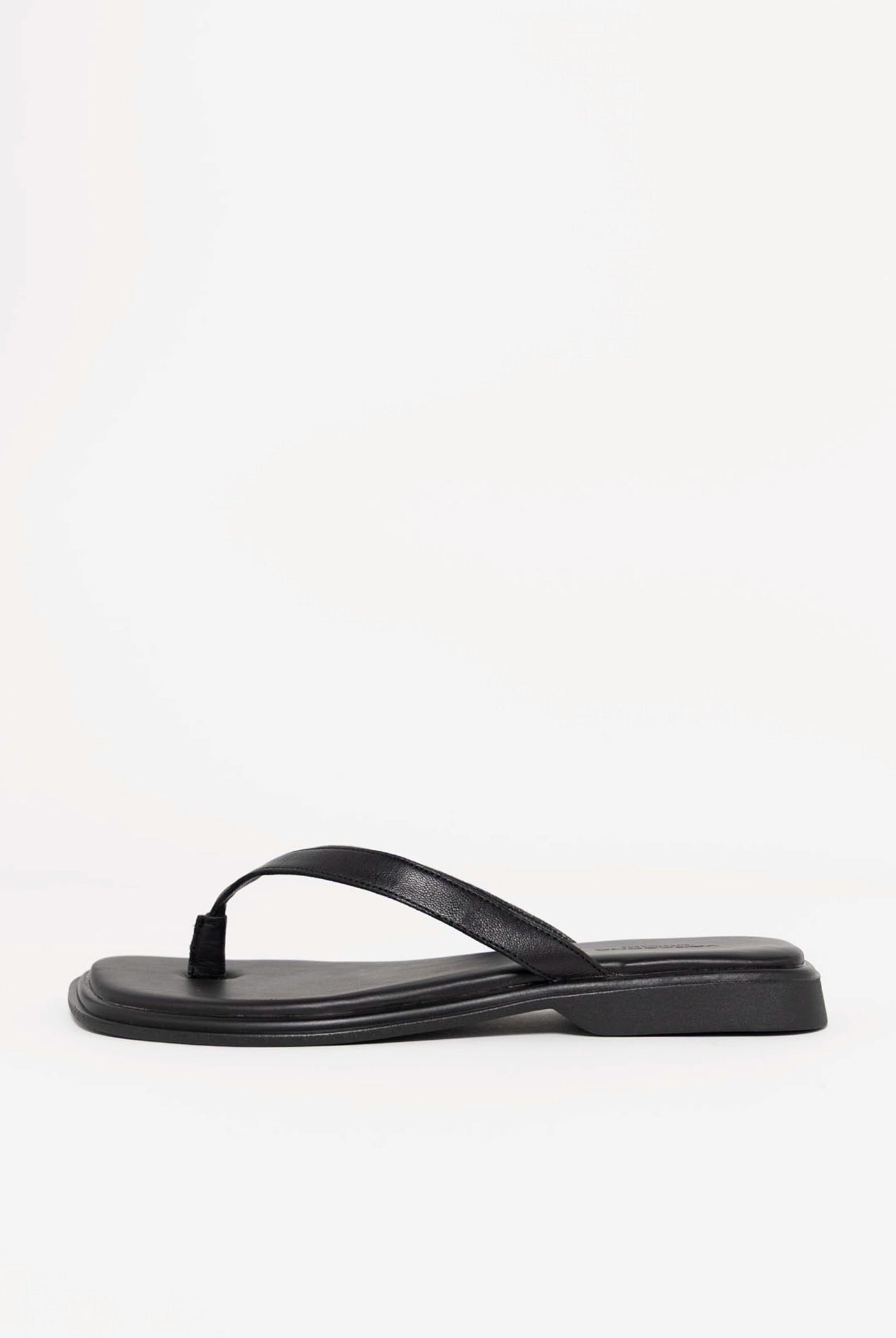 swatch_Black Leather vagabond izzy thong sandals