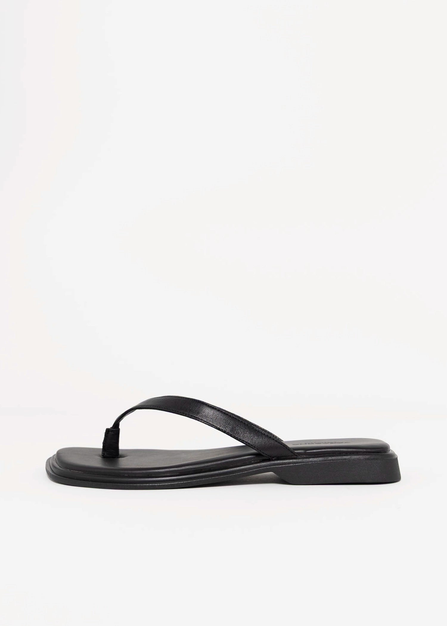 swatch_Black Leather vagabond izzy thong sandals