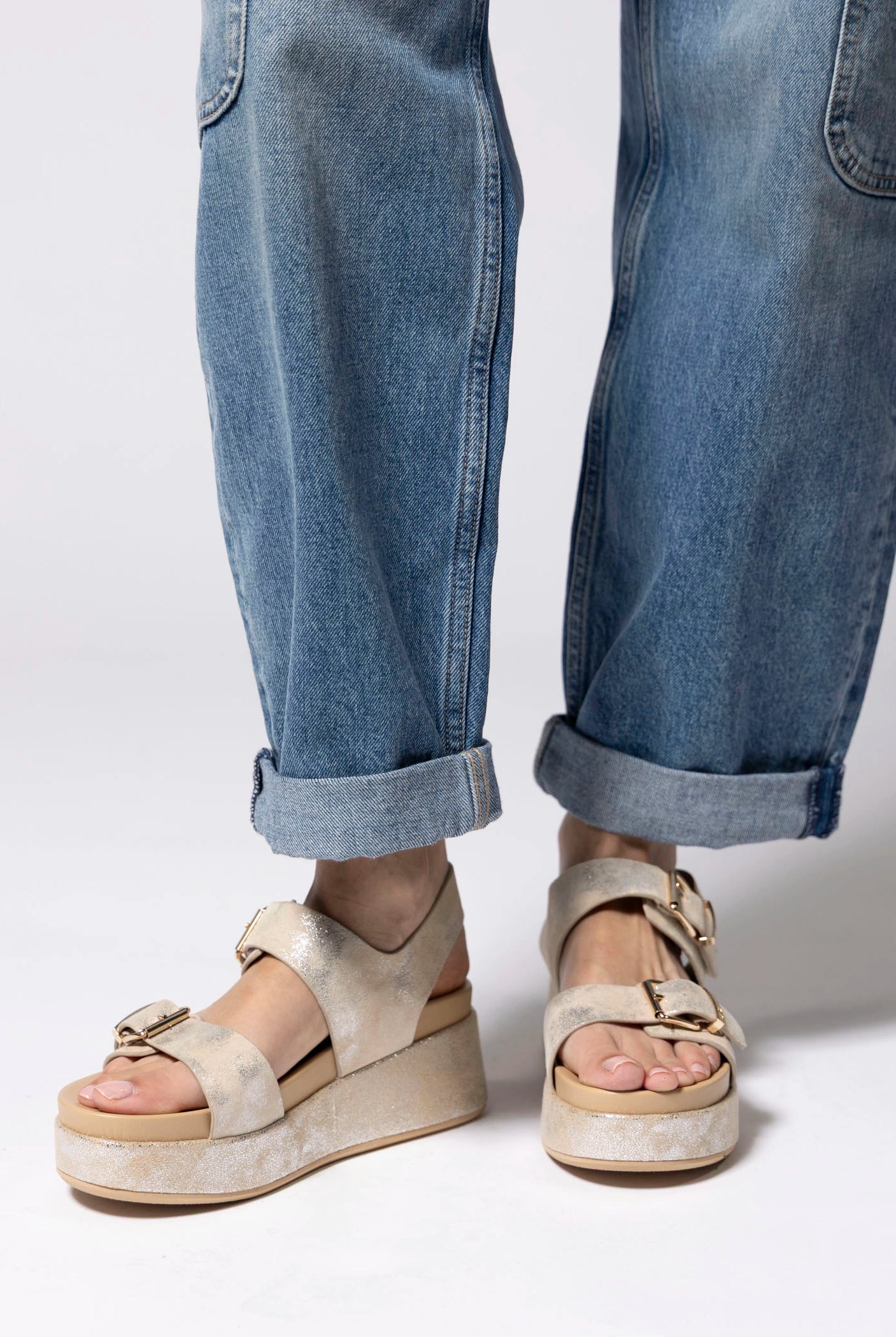 swatch_Metallic Suede jslides brooke platform sandal