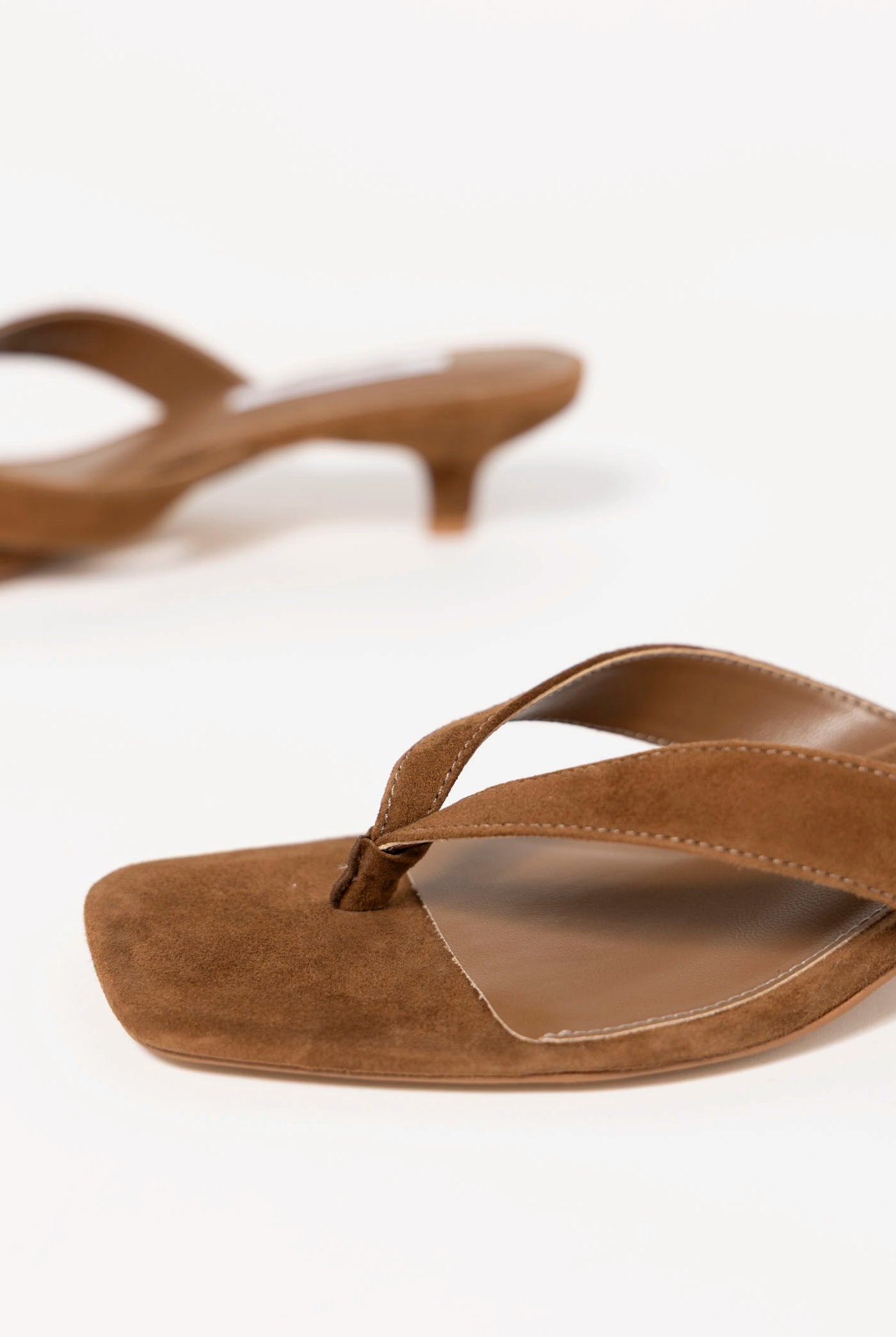 swatch_Chestnut Suede steve madden tracie thong sandal