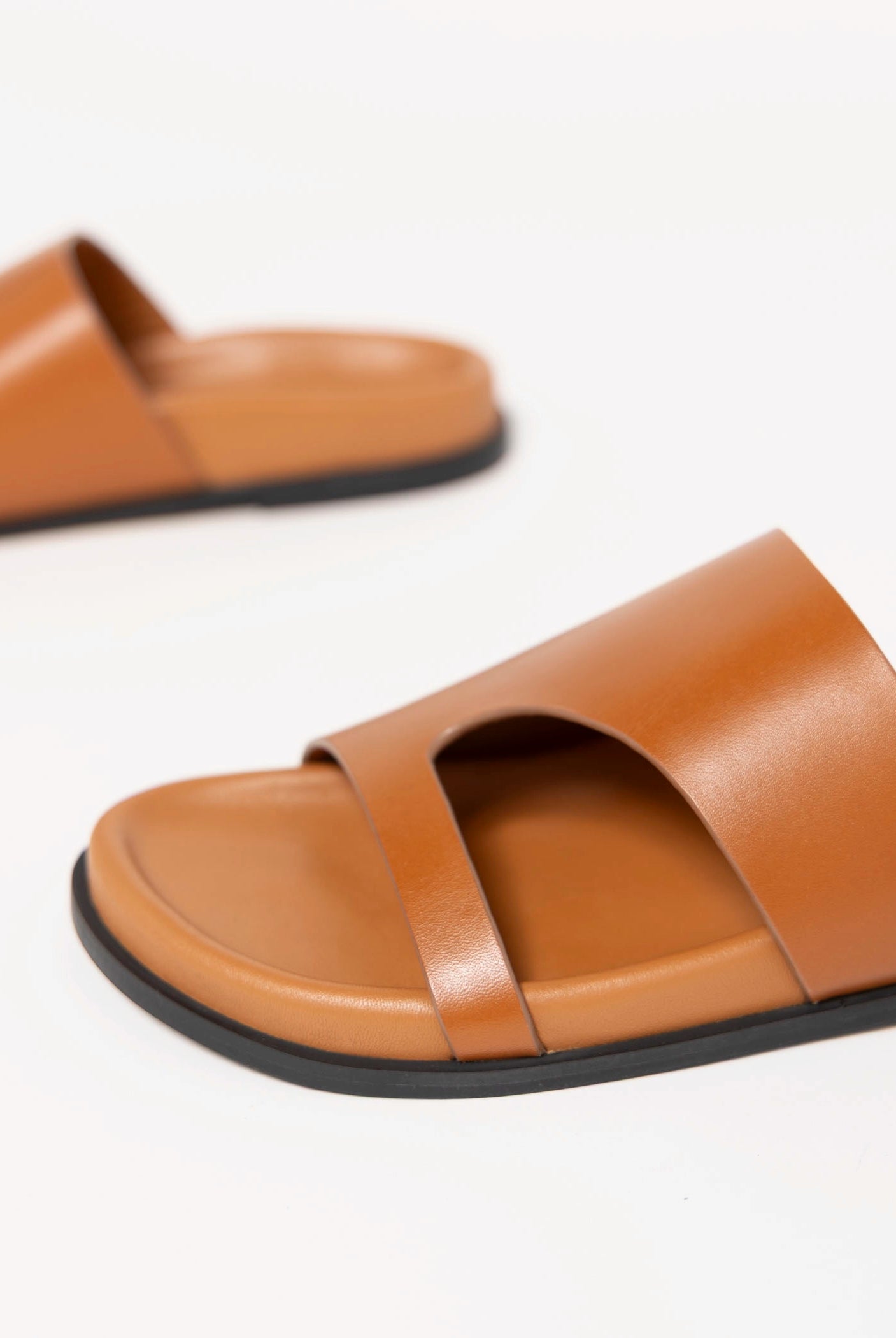 swatch_Tan Leather matisse tanner slide sandal