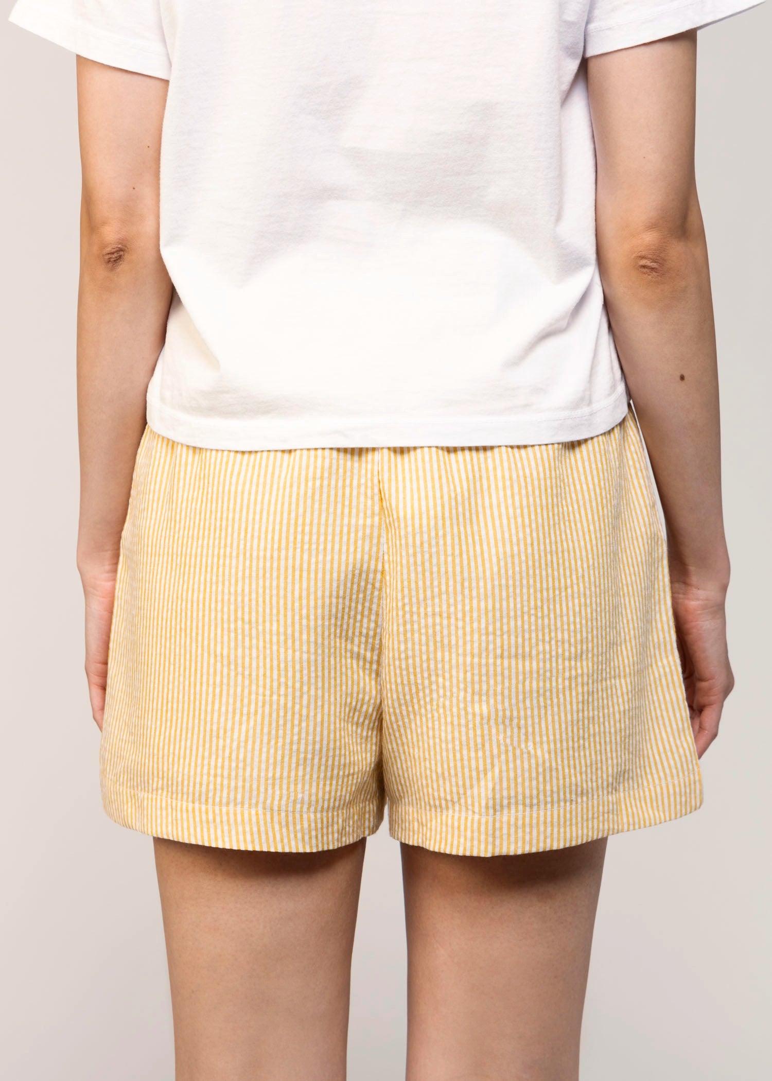 swatch_Yellow drawstring shorts