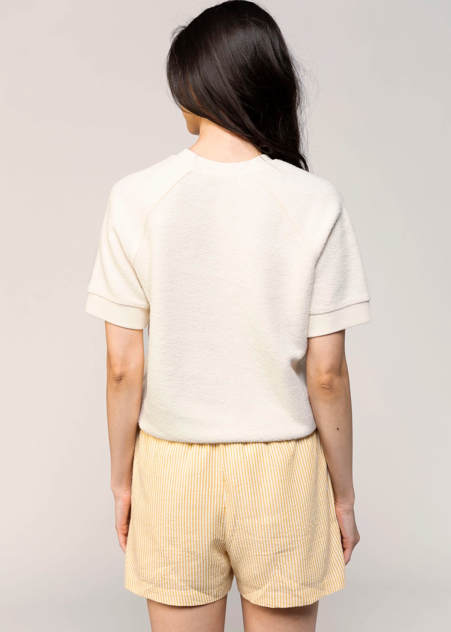 swatch_Bright Ivory perfect white tee kennedy short sleeve sweatshirt