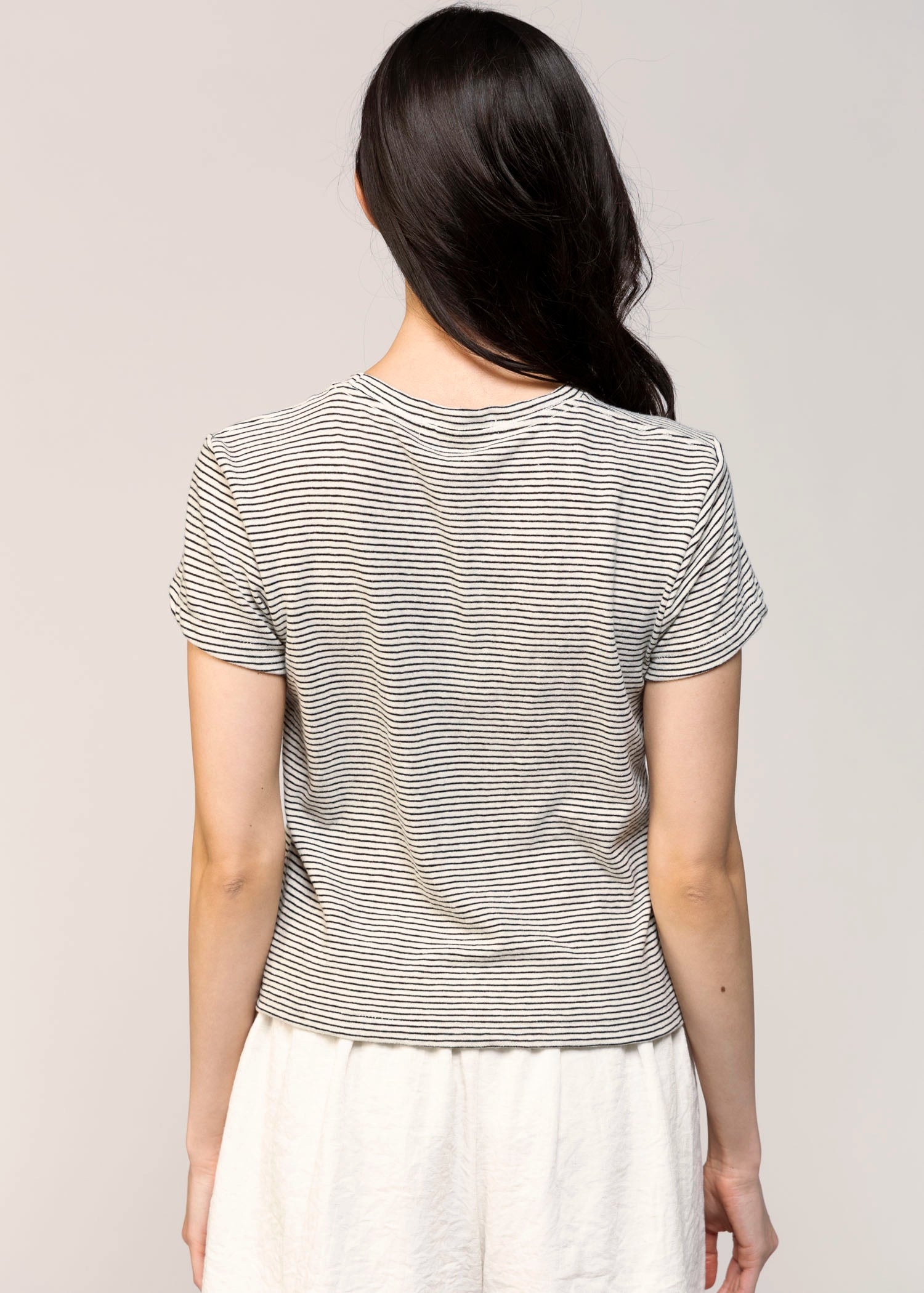 swatch_Natural/Black perfect white tee vivian tee