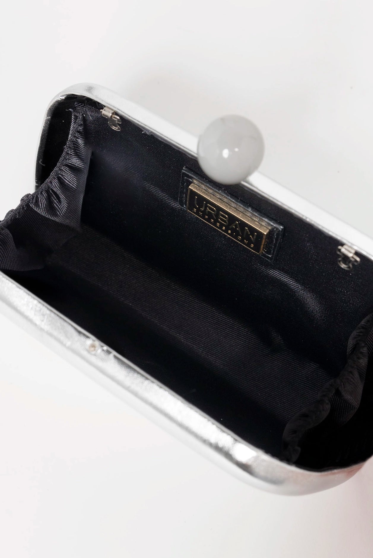 swatch_Silver urban expressions sahara clutch