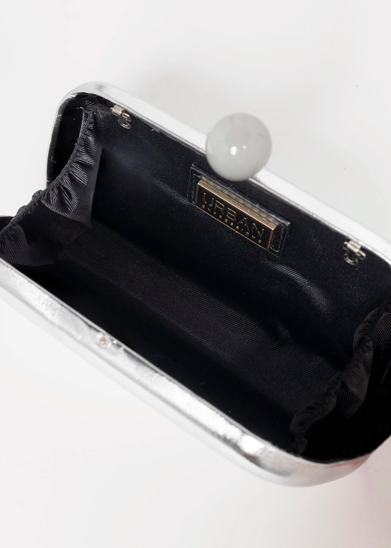 swatch_Silver urban expressions sahara clutch
