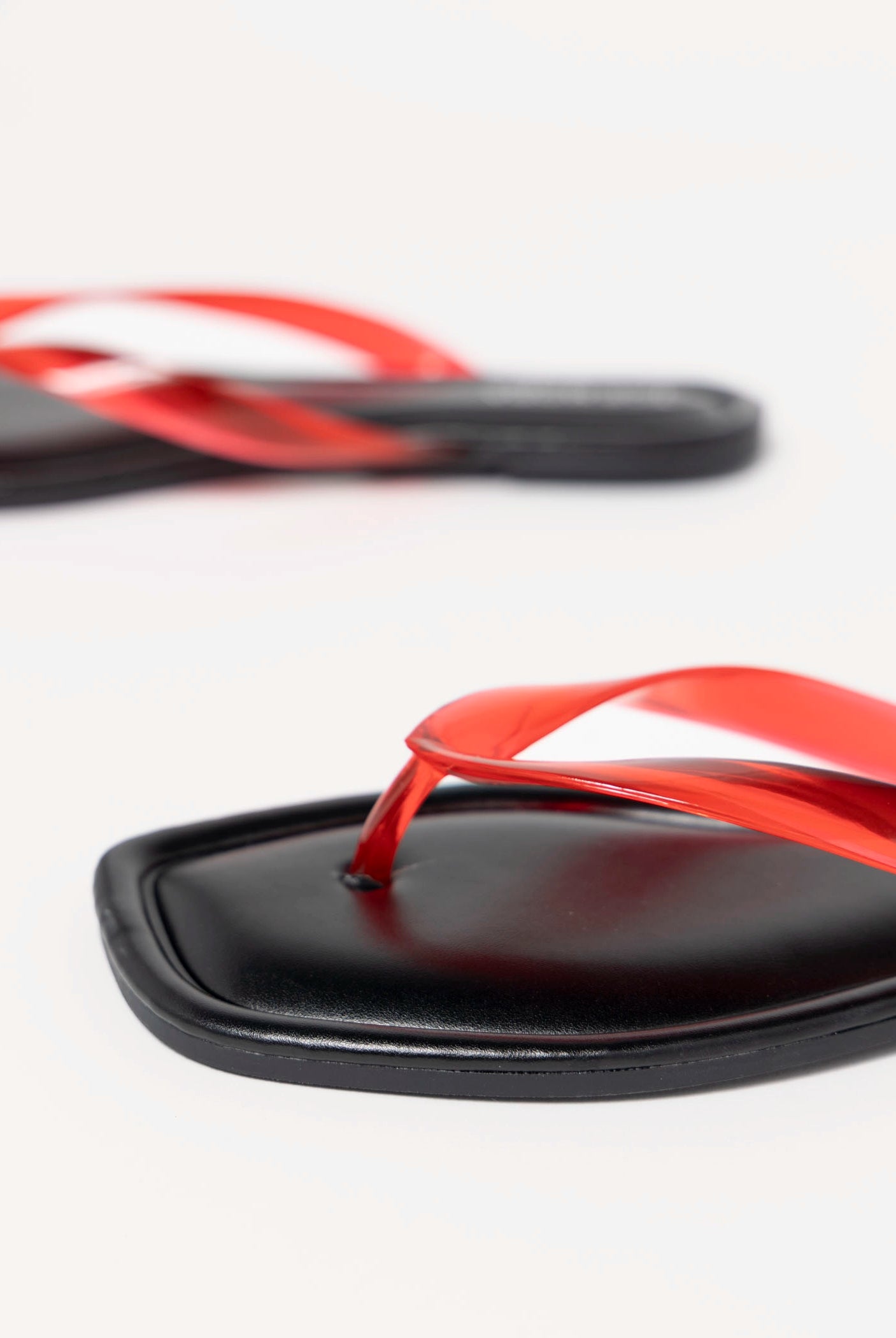 swatch_Red priscilla jelly thong sandal