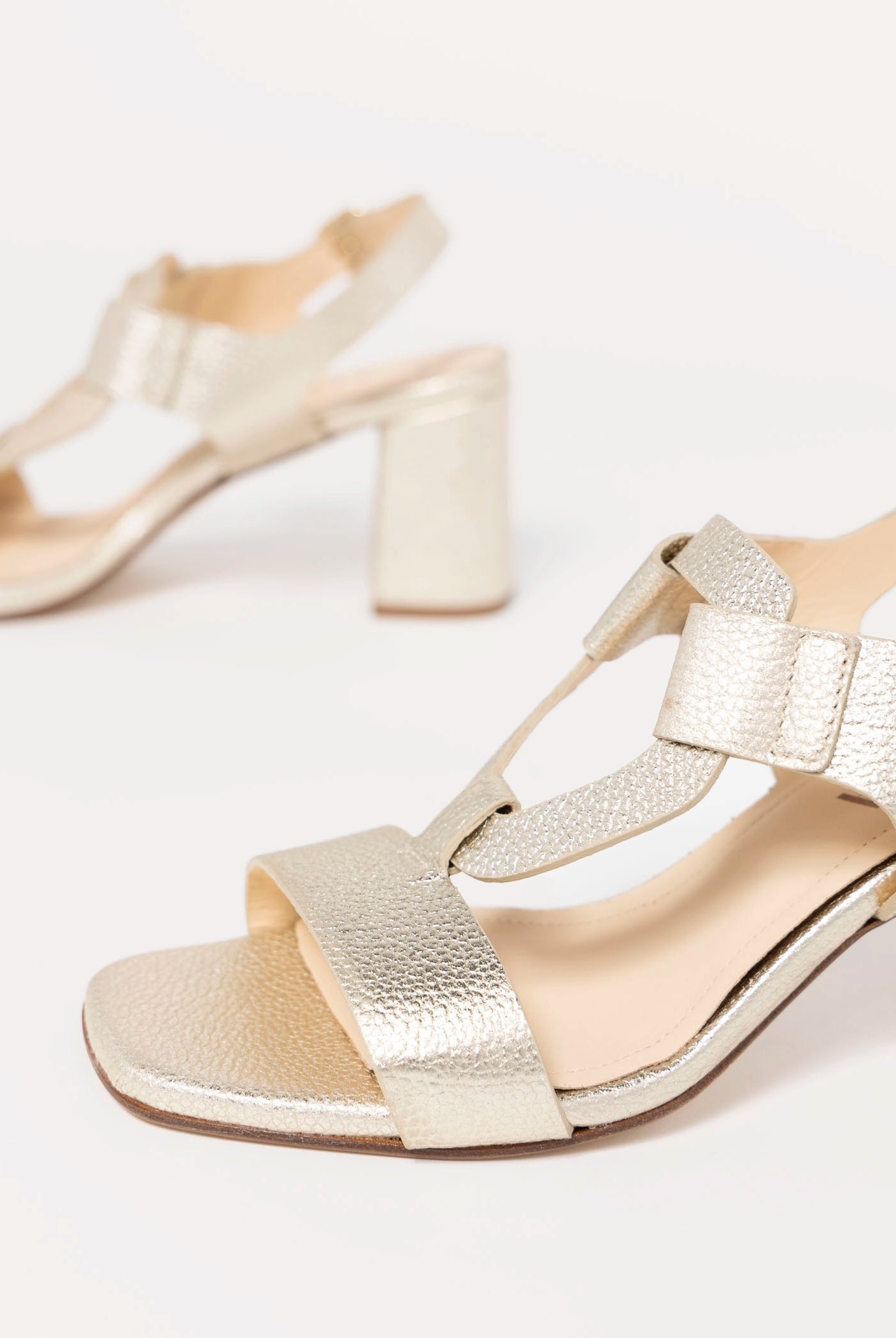 swatch_Platino Leather l'idea heeled leather sandal