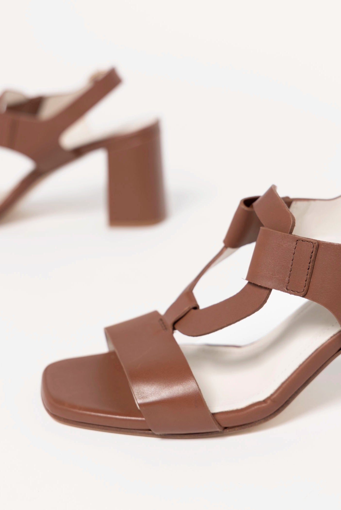 swatch_Brown Leather l'idea heeled leather sandal