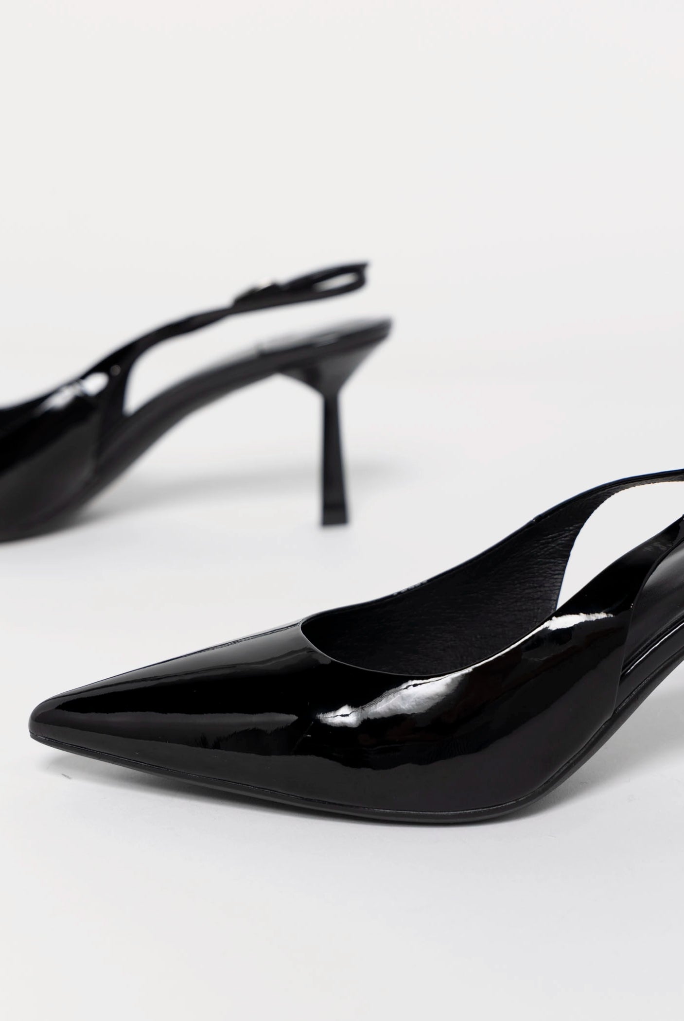 swatch_Black jeffrey campbell gambling slingback pump
