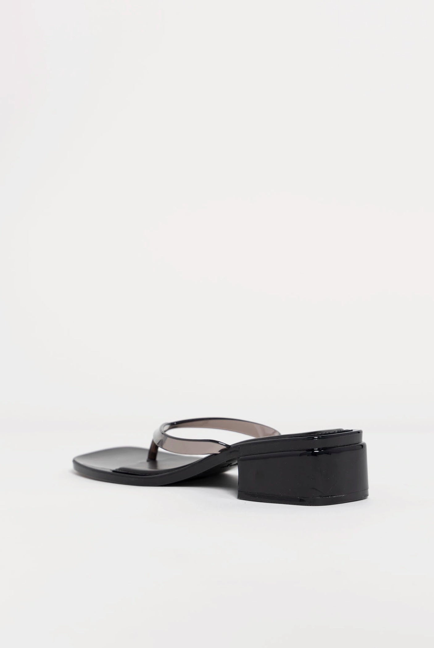 swatch_Smoke britney jelly thong sandal