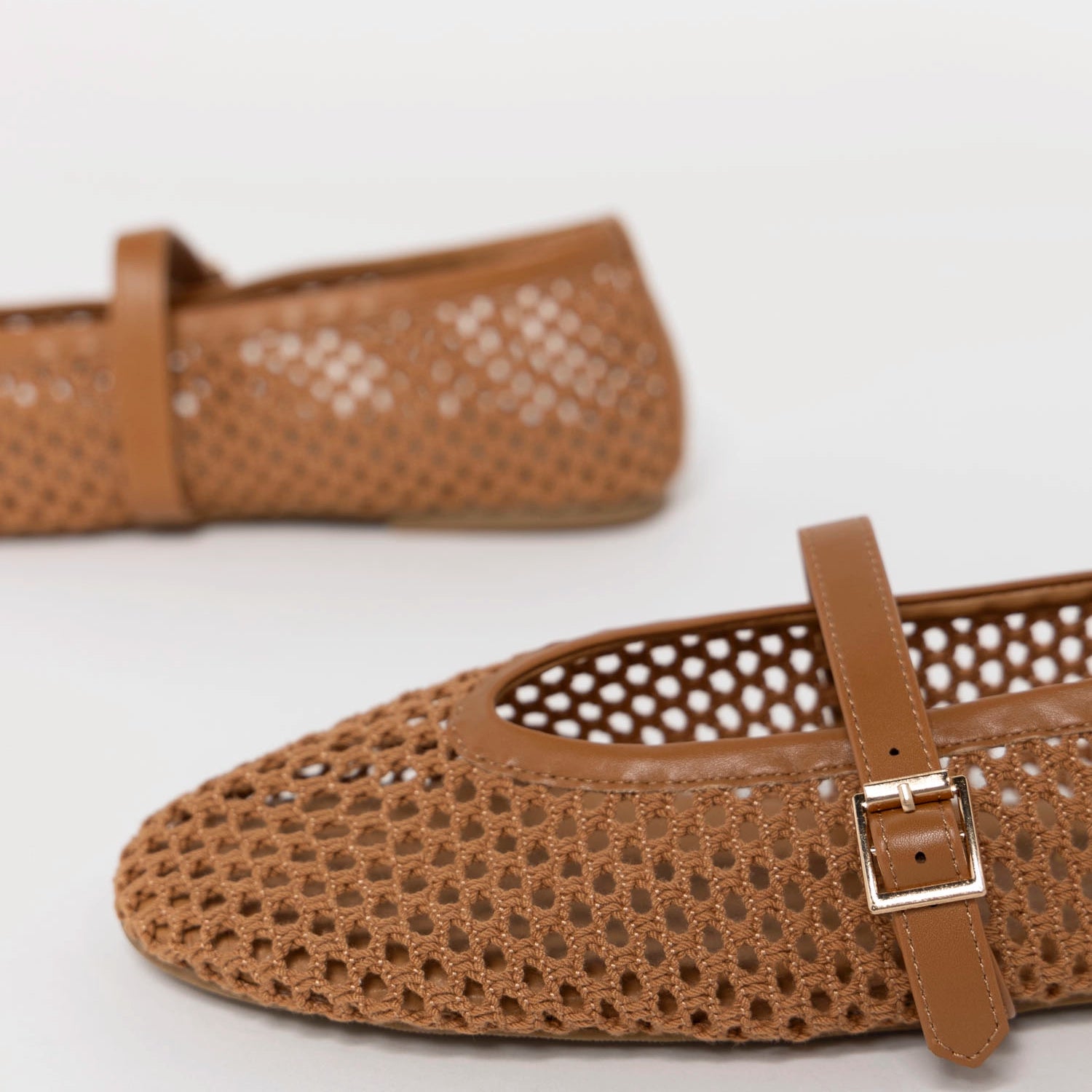 swatch_Tan coconuts nolita woven flat
