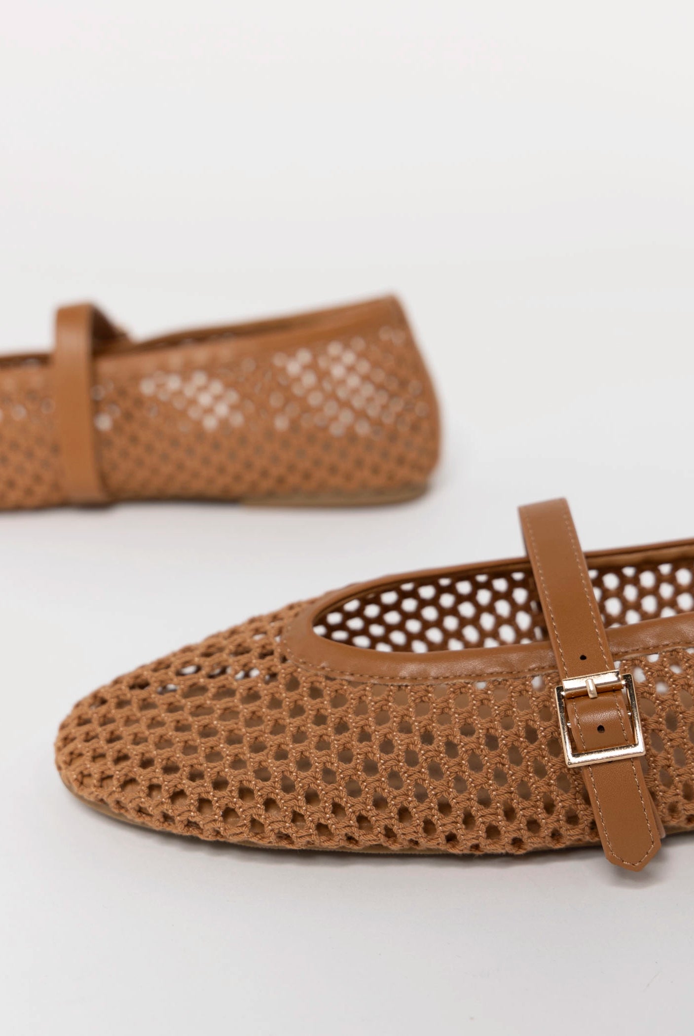 swatch_Tan coconuts nolita woven flat