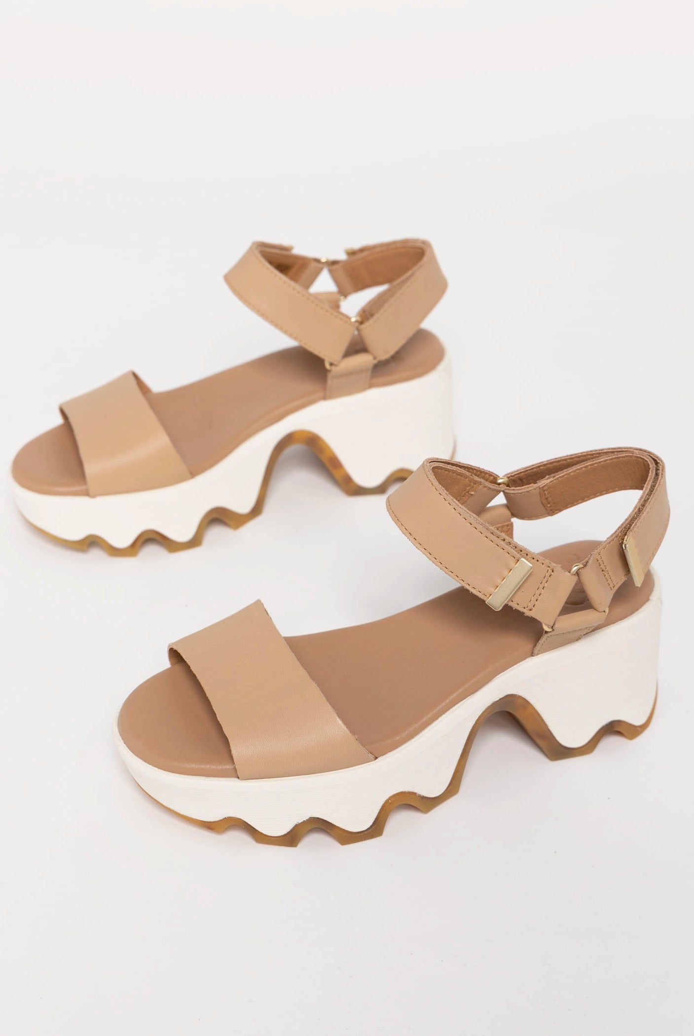 swatch_Beige sorel kinetic aura sandals