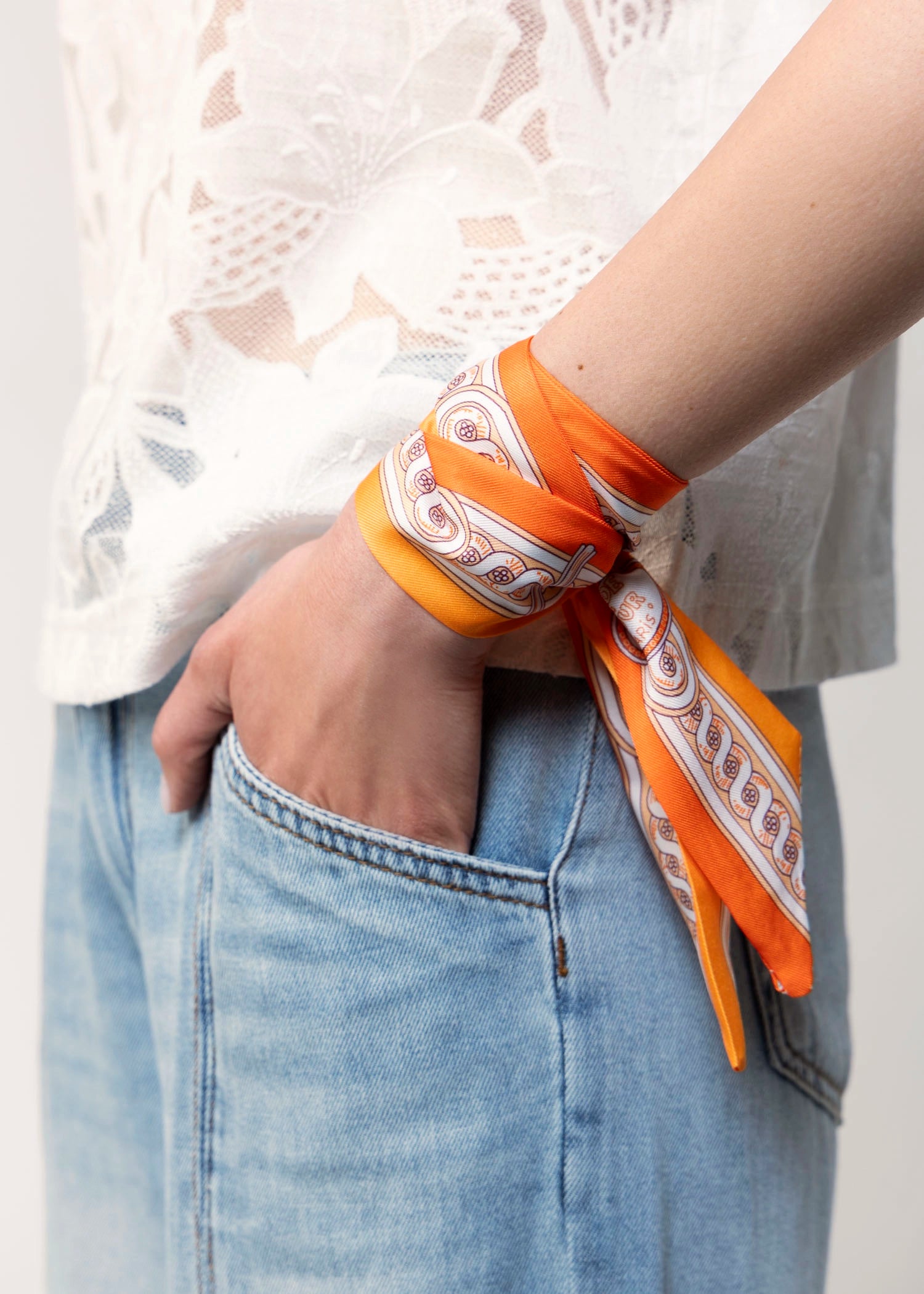 swatch_Orange twilly scarf