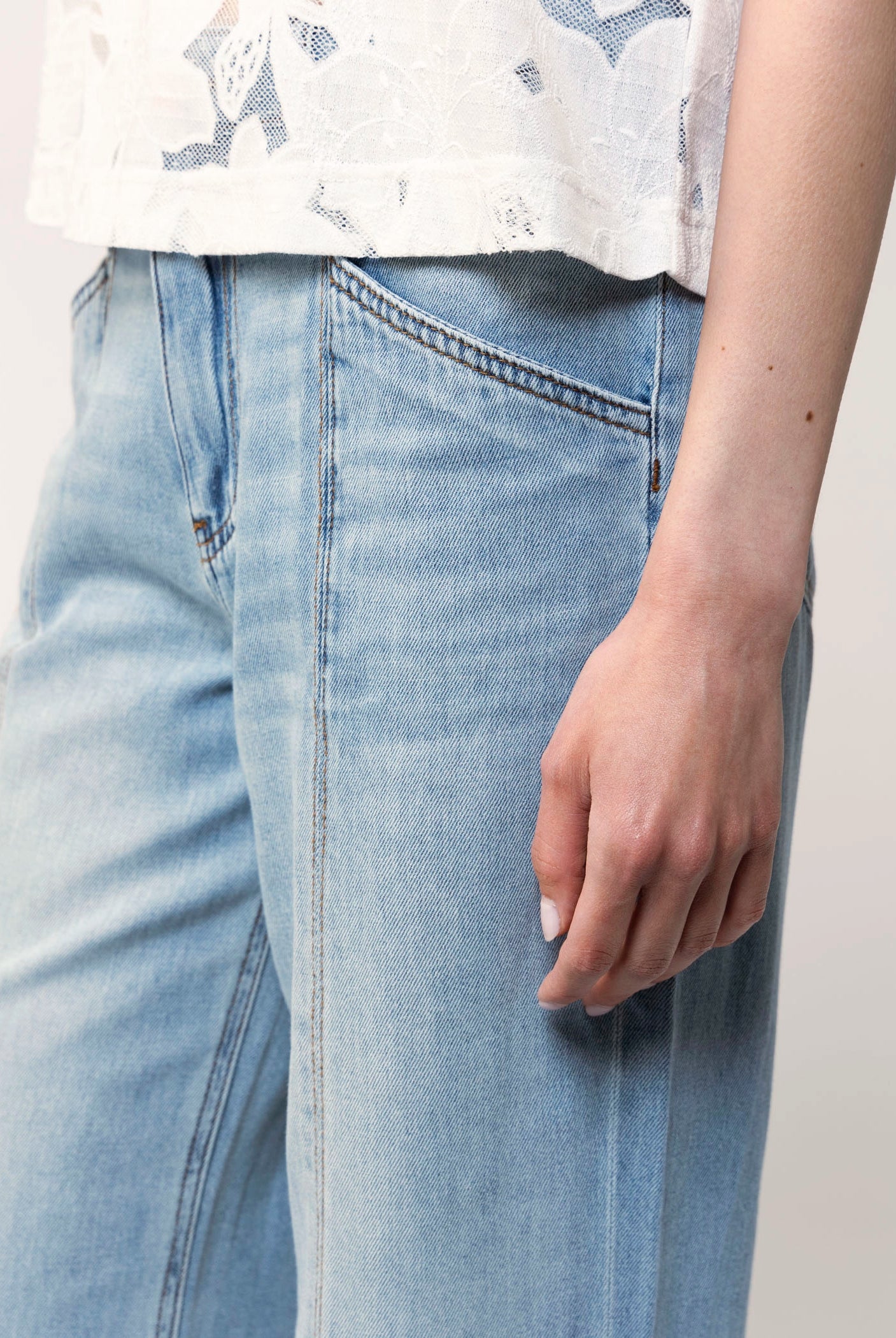 swatch_Denim kut from the kloth jodi wide leg jean
