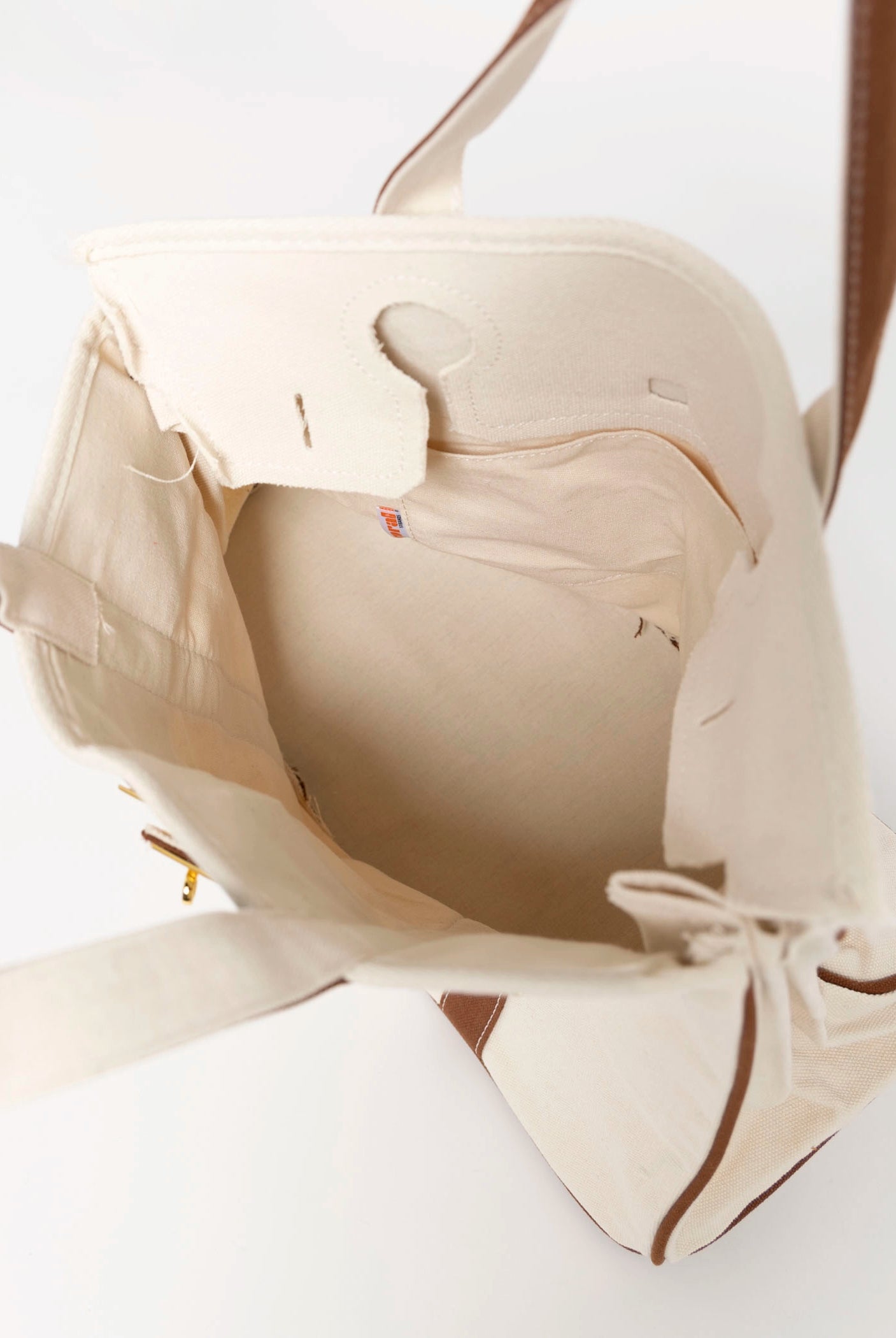 swatch_Brown canvas boatkin tote bag