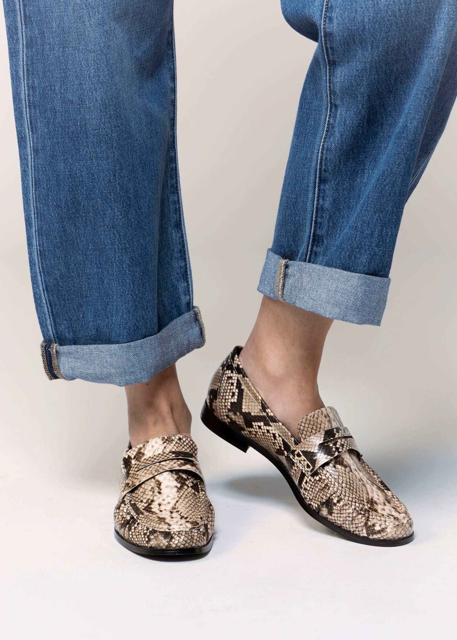 swatch_Snake shushop tokyo loafer