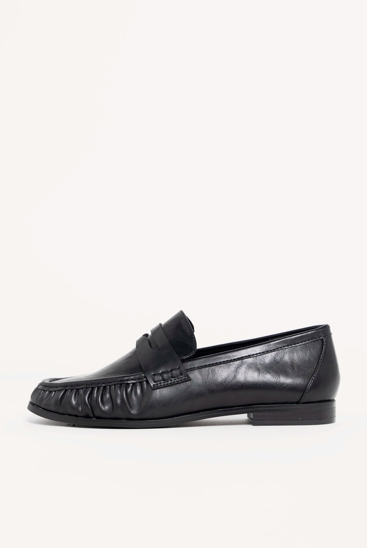 swatch_Black shushop tokyo loafer