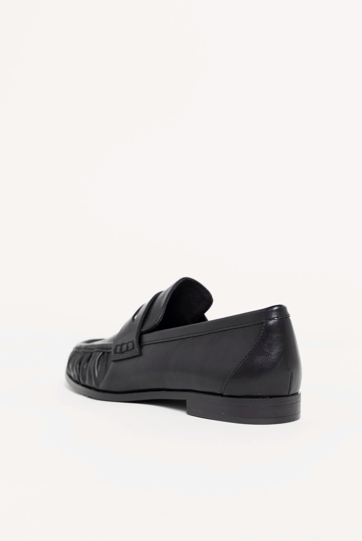 swatch_Black shushop tokyo loafer