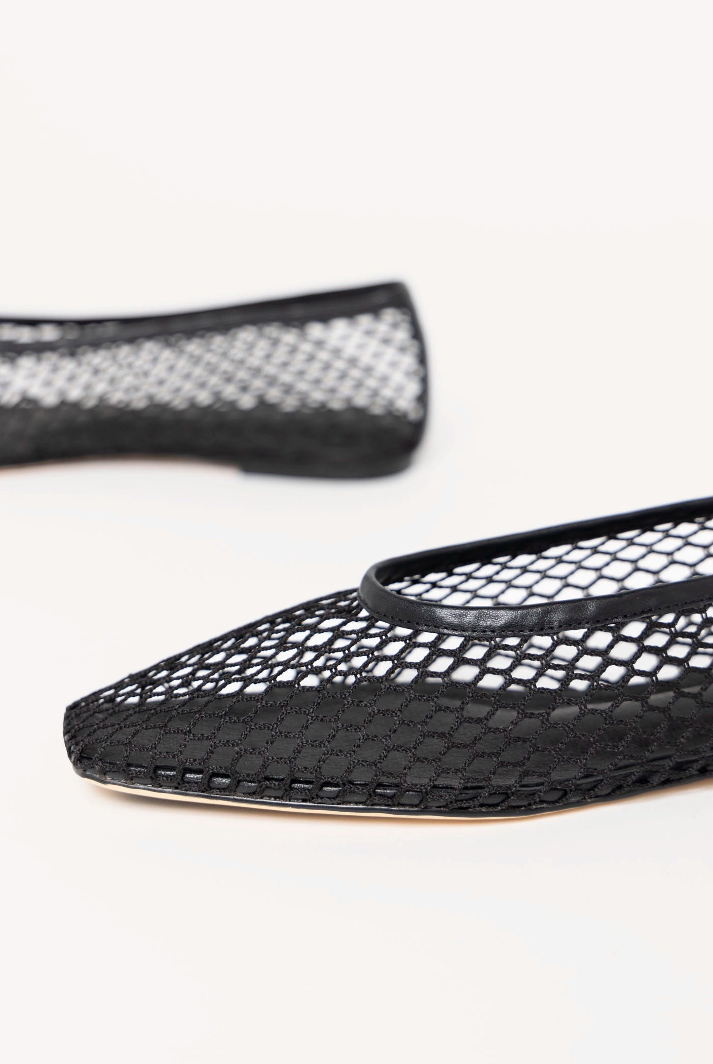 swatch_Black Mesh tony bianco buzz flat