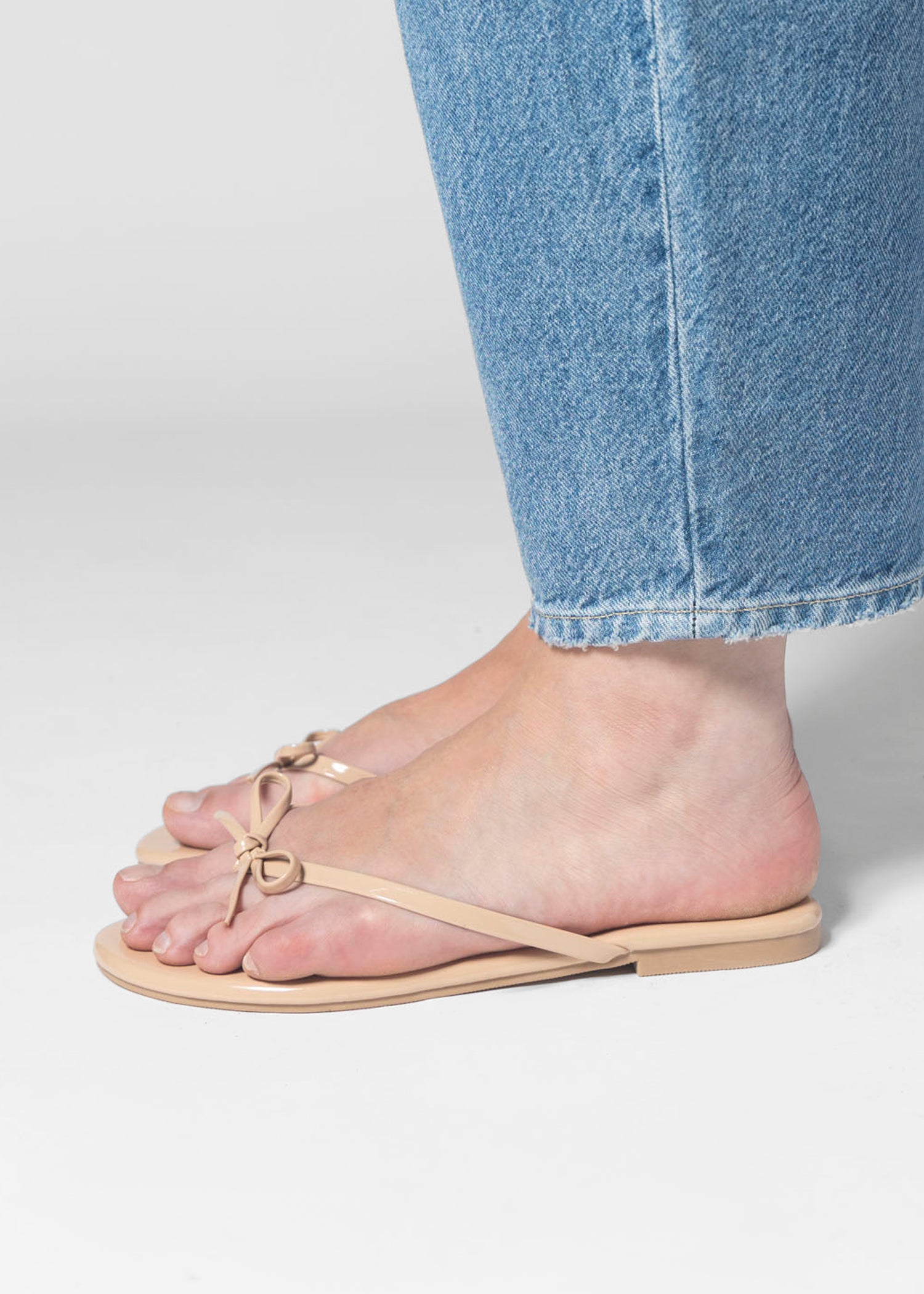 swatch_beige wishlist flip flop flat sandals