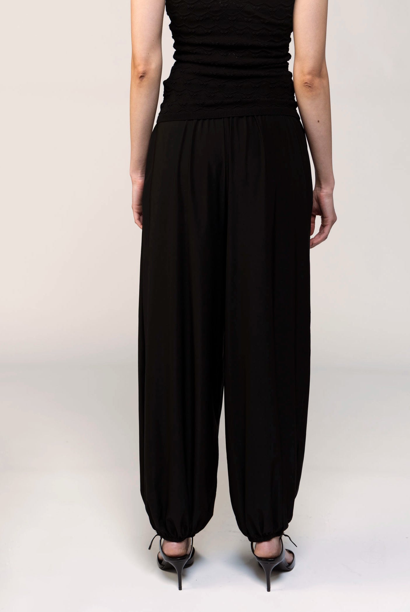 swatch_Black balloon pants