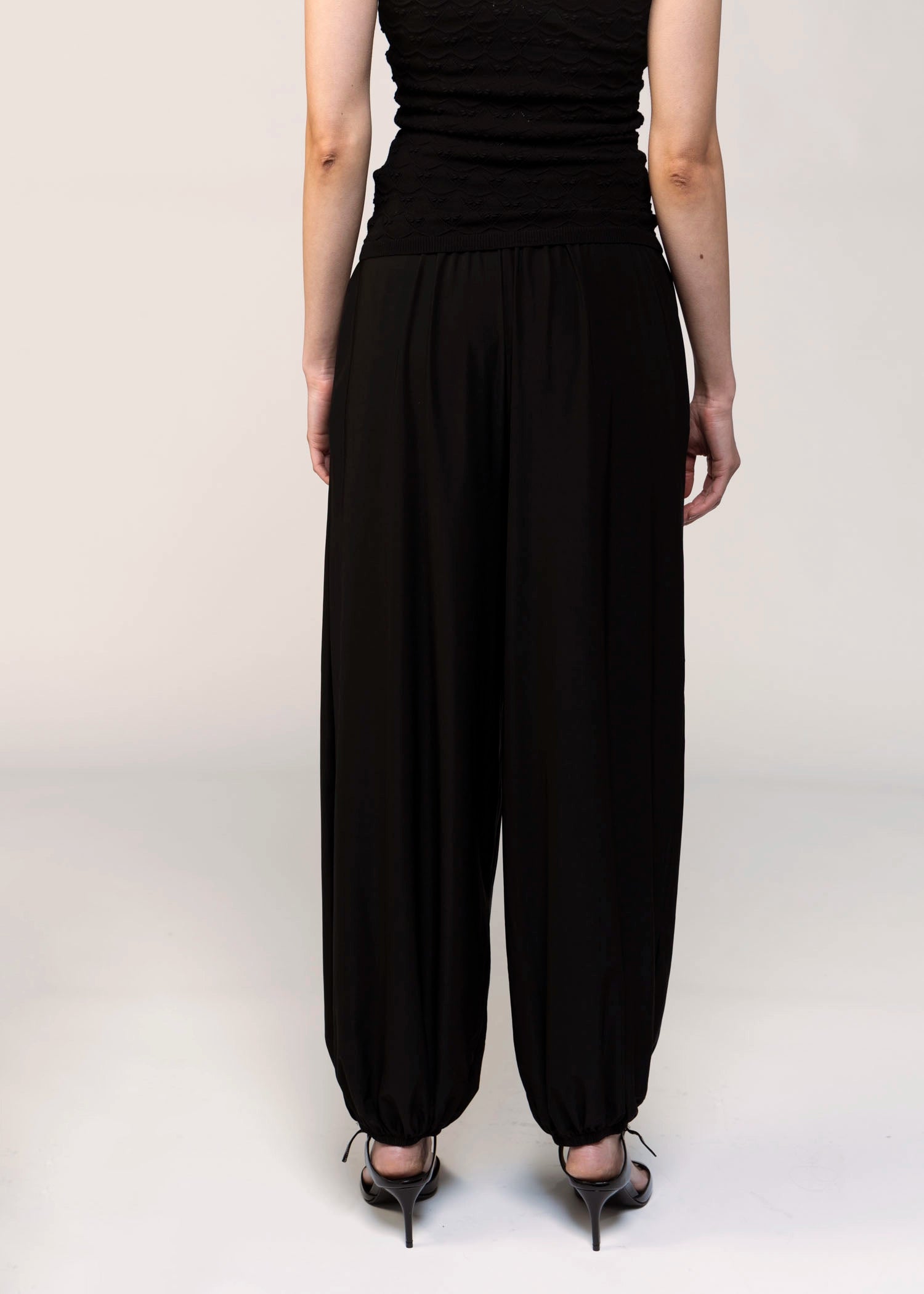 swatch_Black balloon pants