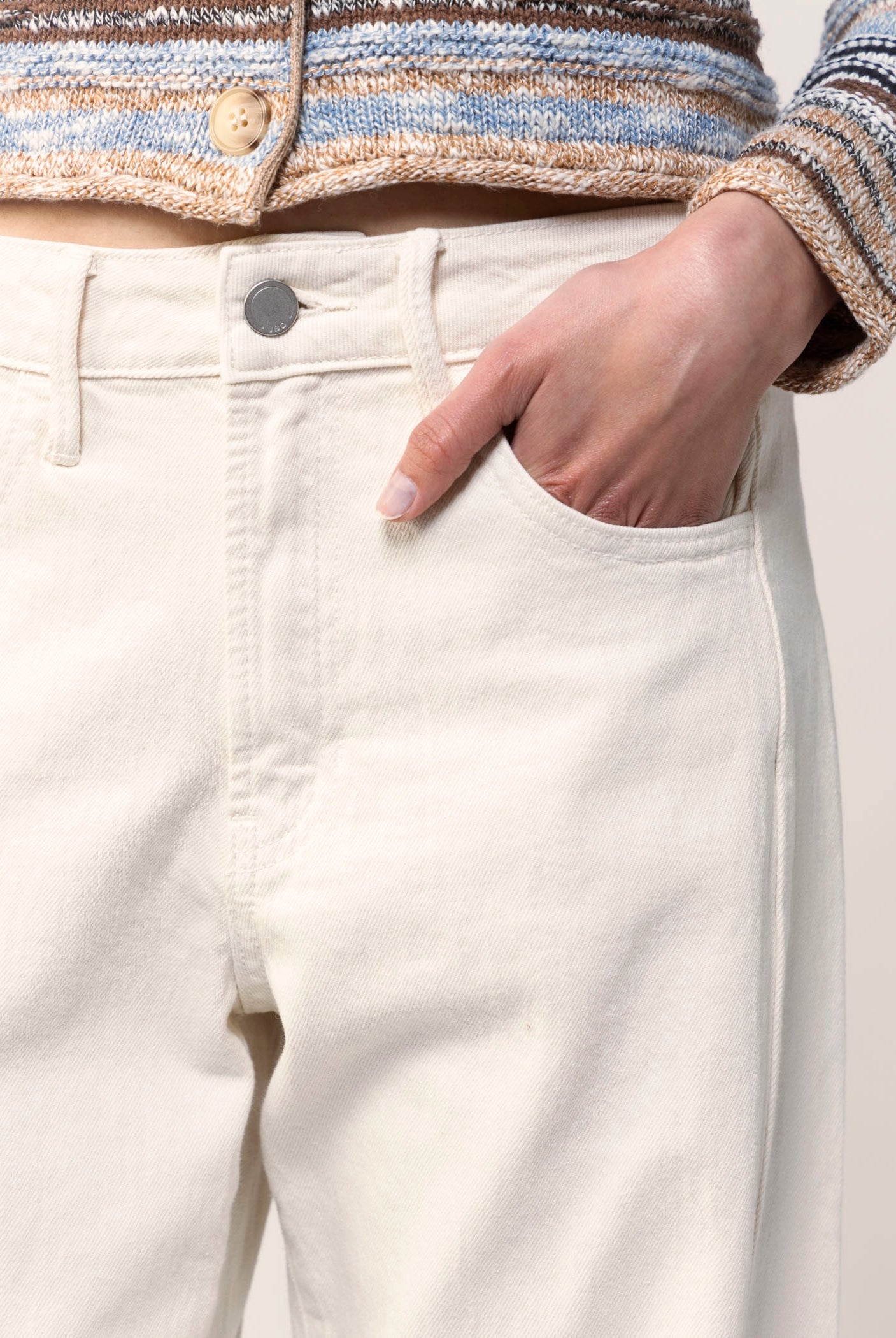 swatch_Ecru high rise barrel jean