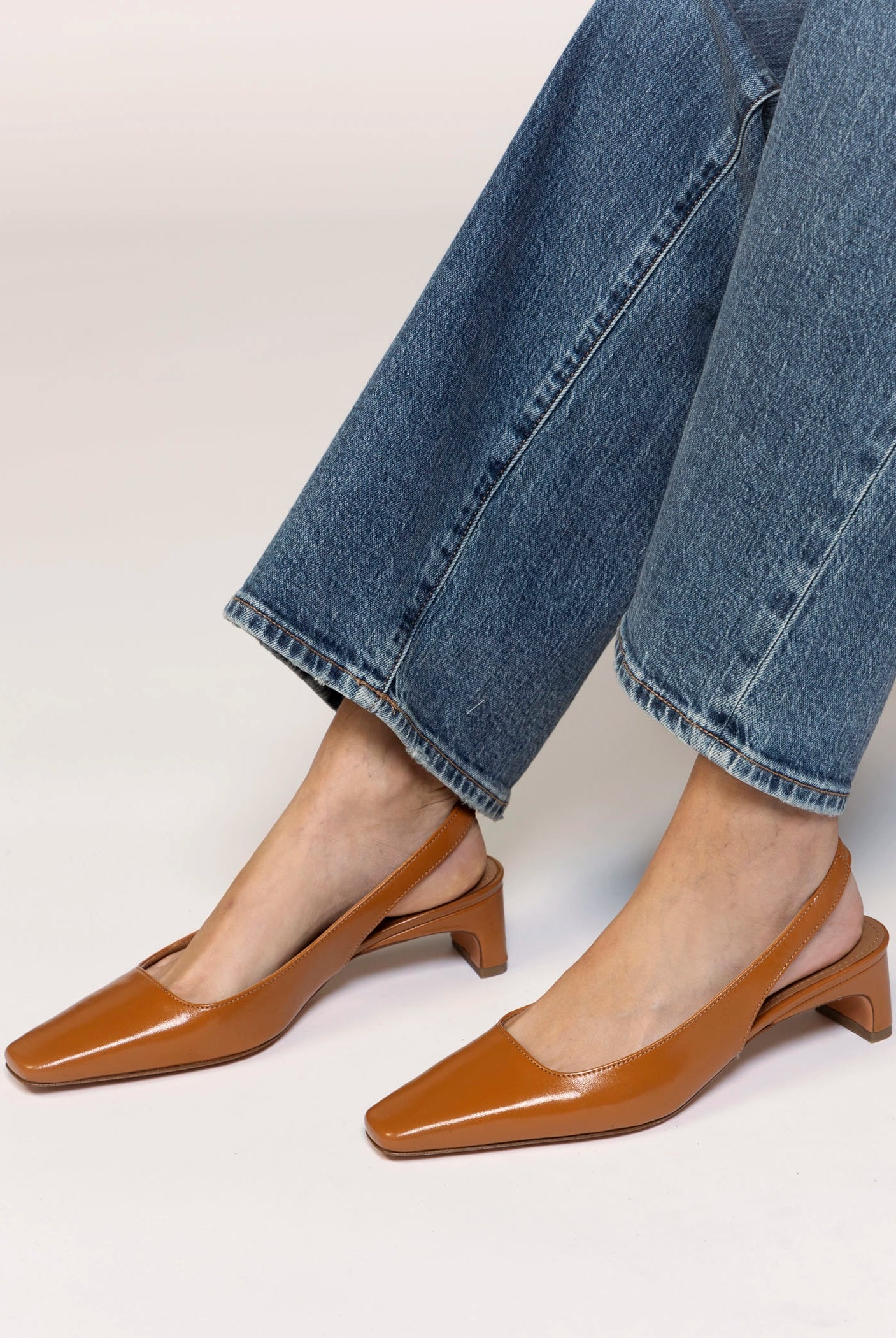 swatch_Camel Leather l'idea slingback pump