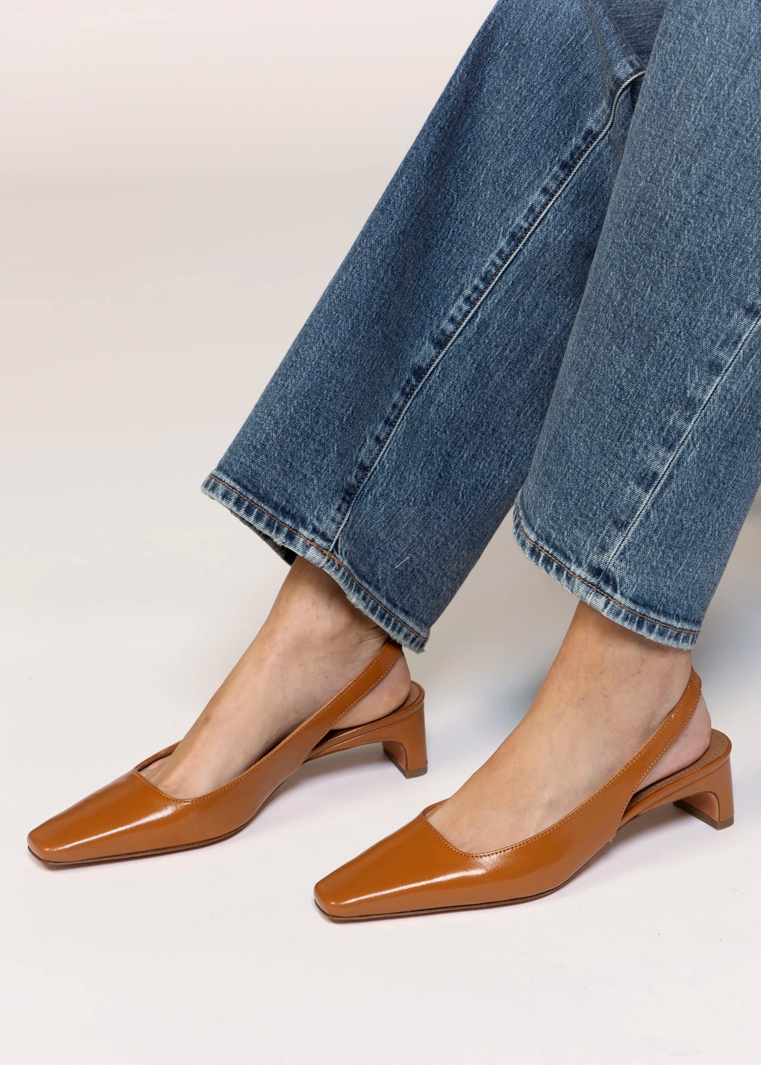 swatch_Camel Leather l'idea slingback pump