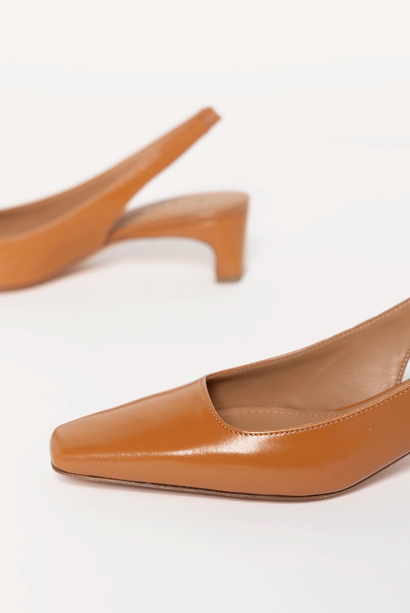 swatch_Camel Leather l'idea slingback pump