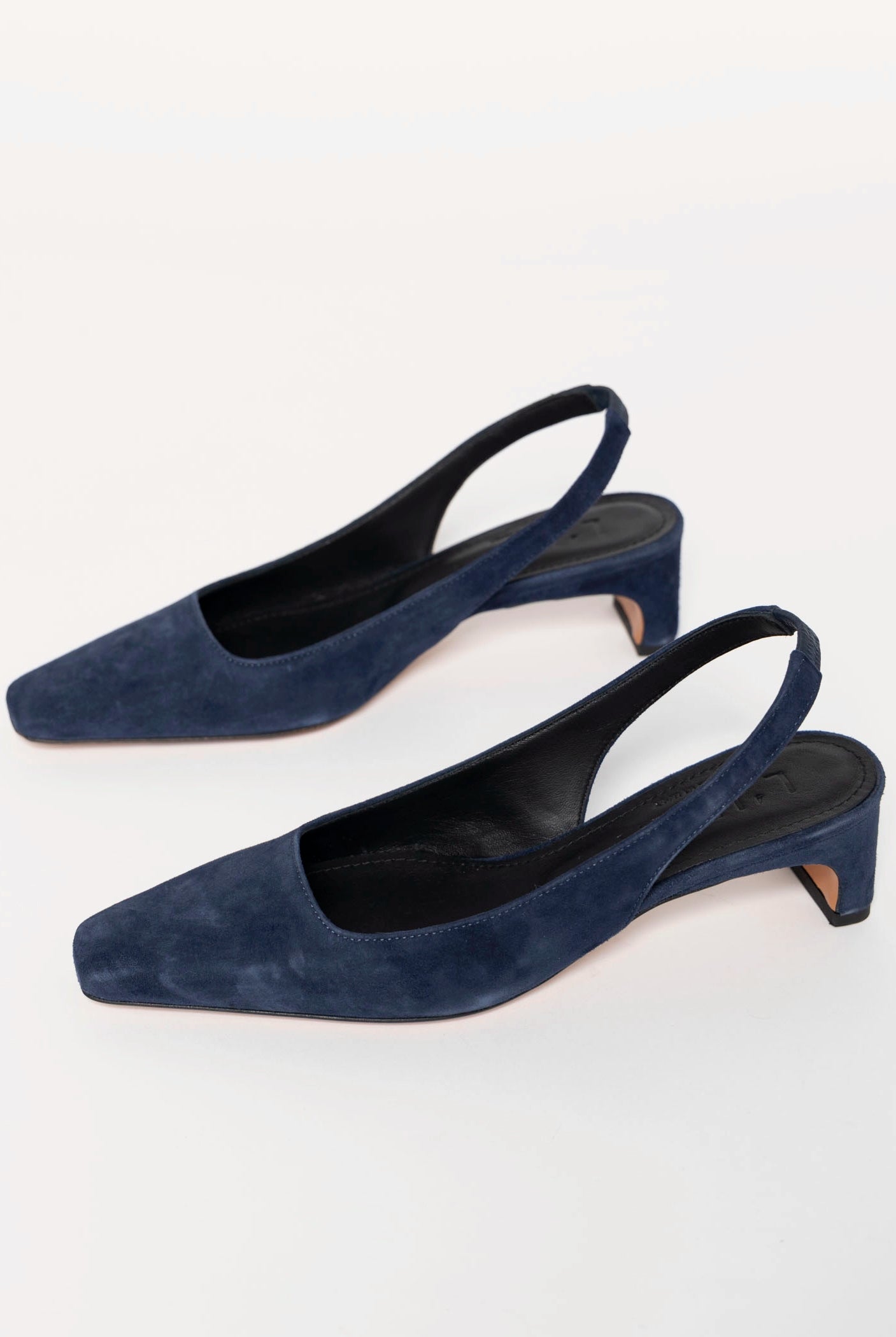 swatch_Navy Suede l'idea slingback pump