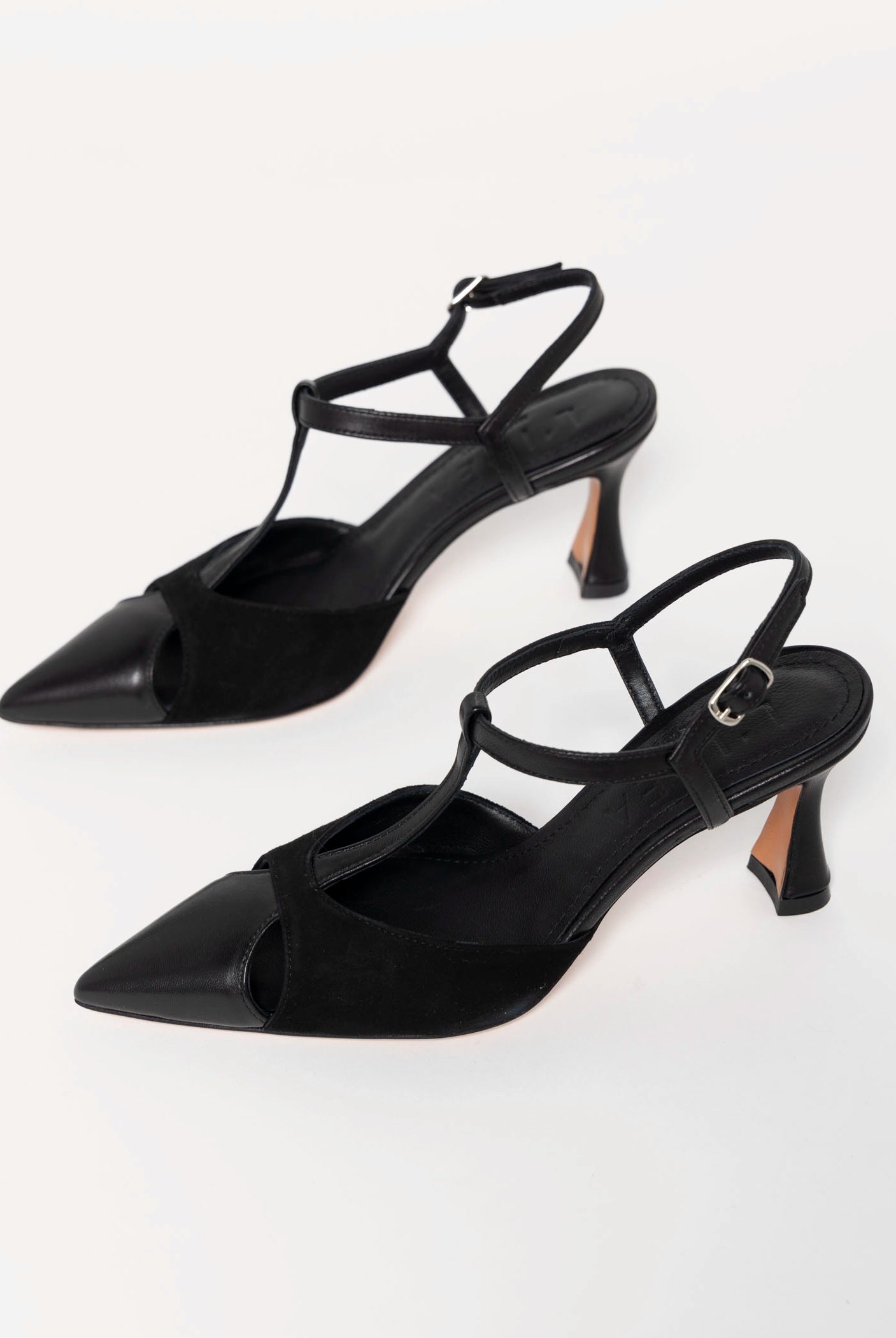 swatch_Black/Black l'idea pia leather pump