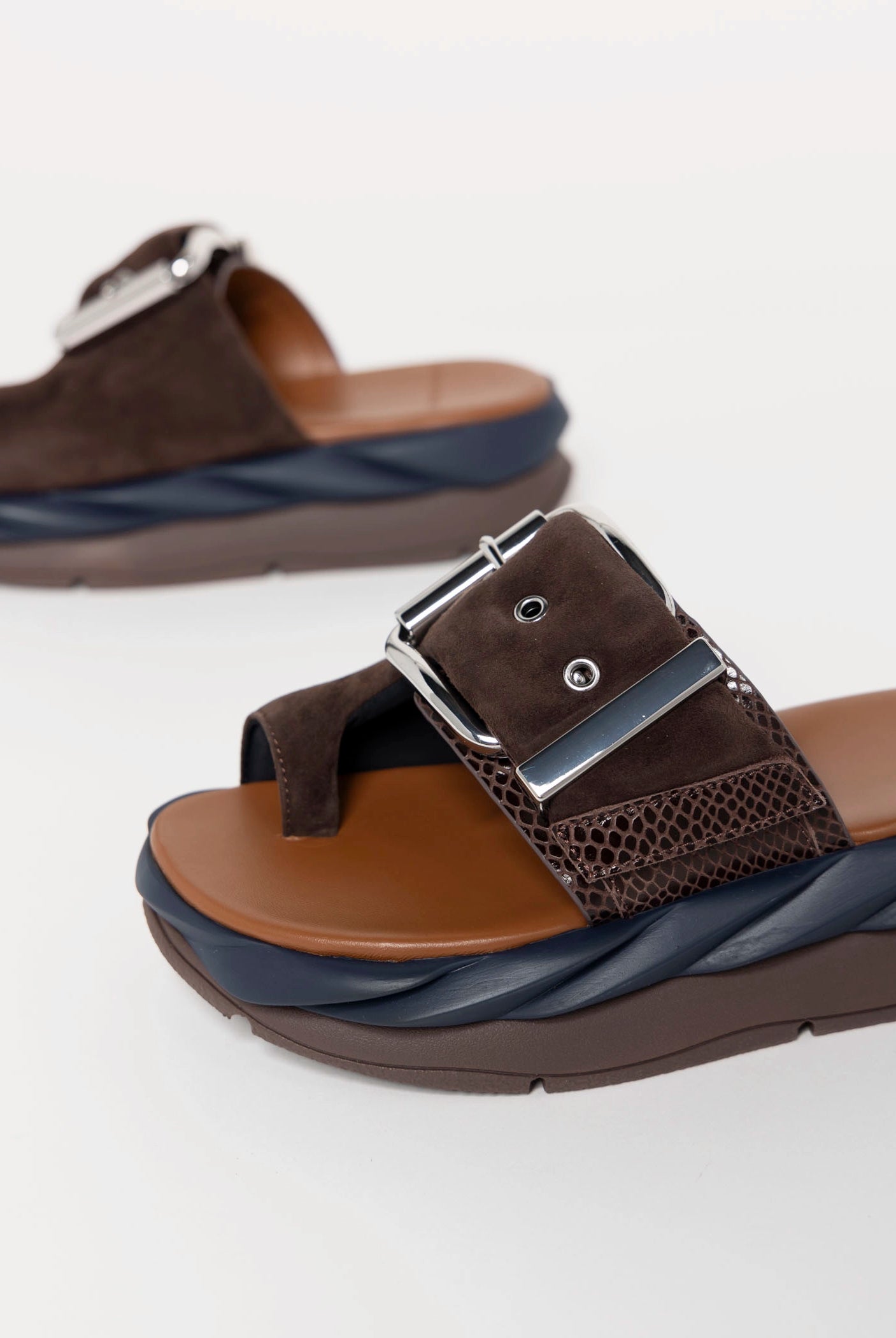 swatch_Chocolate 4ccccees mellow glow platform sandal