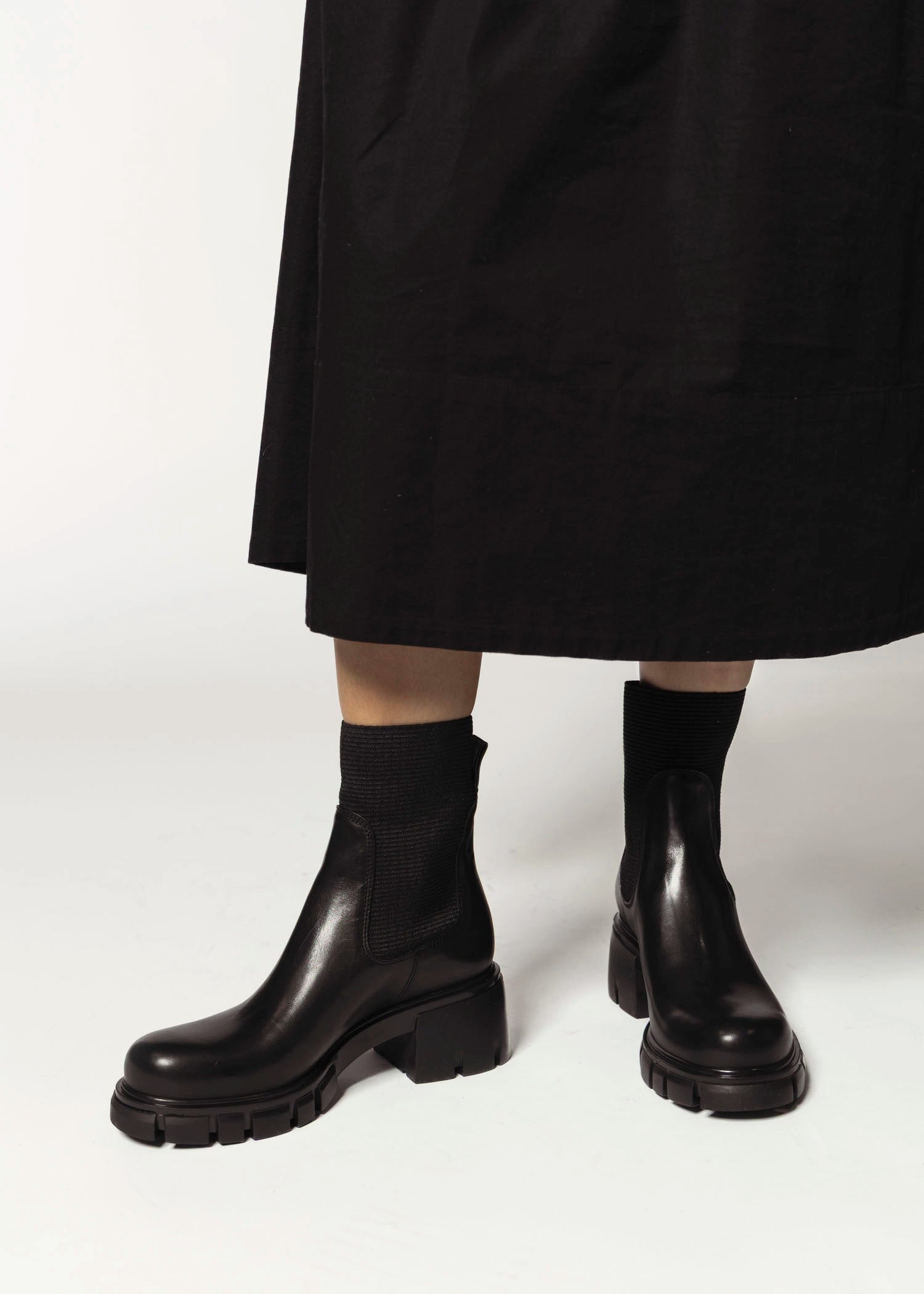 swatch_Black Leather l'idea lug sole sock boot