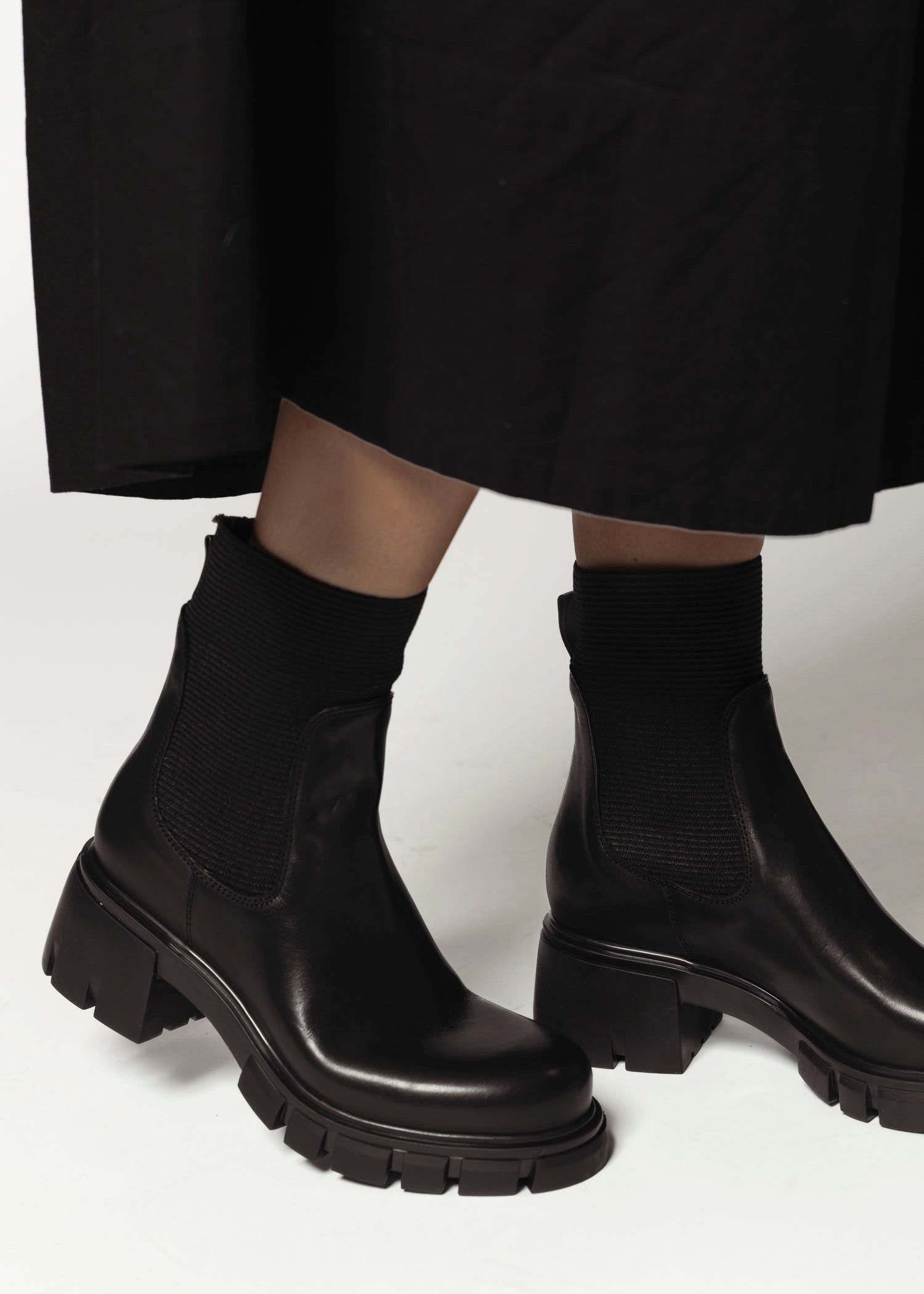 swatch_Black Leather l'idea lug sole sock boot