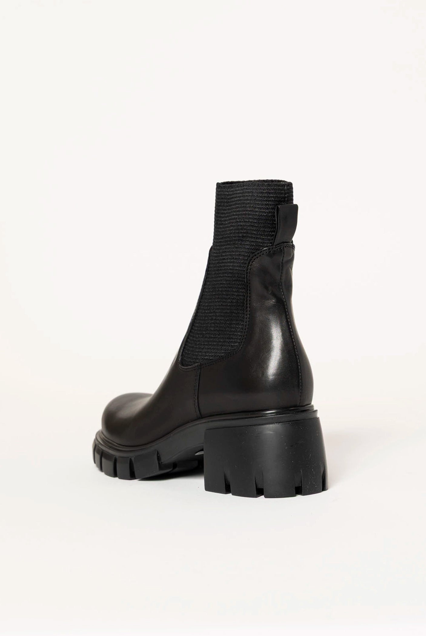 swatch_Black Leather lug sole chelsea boot