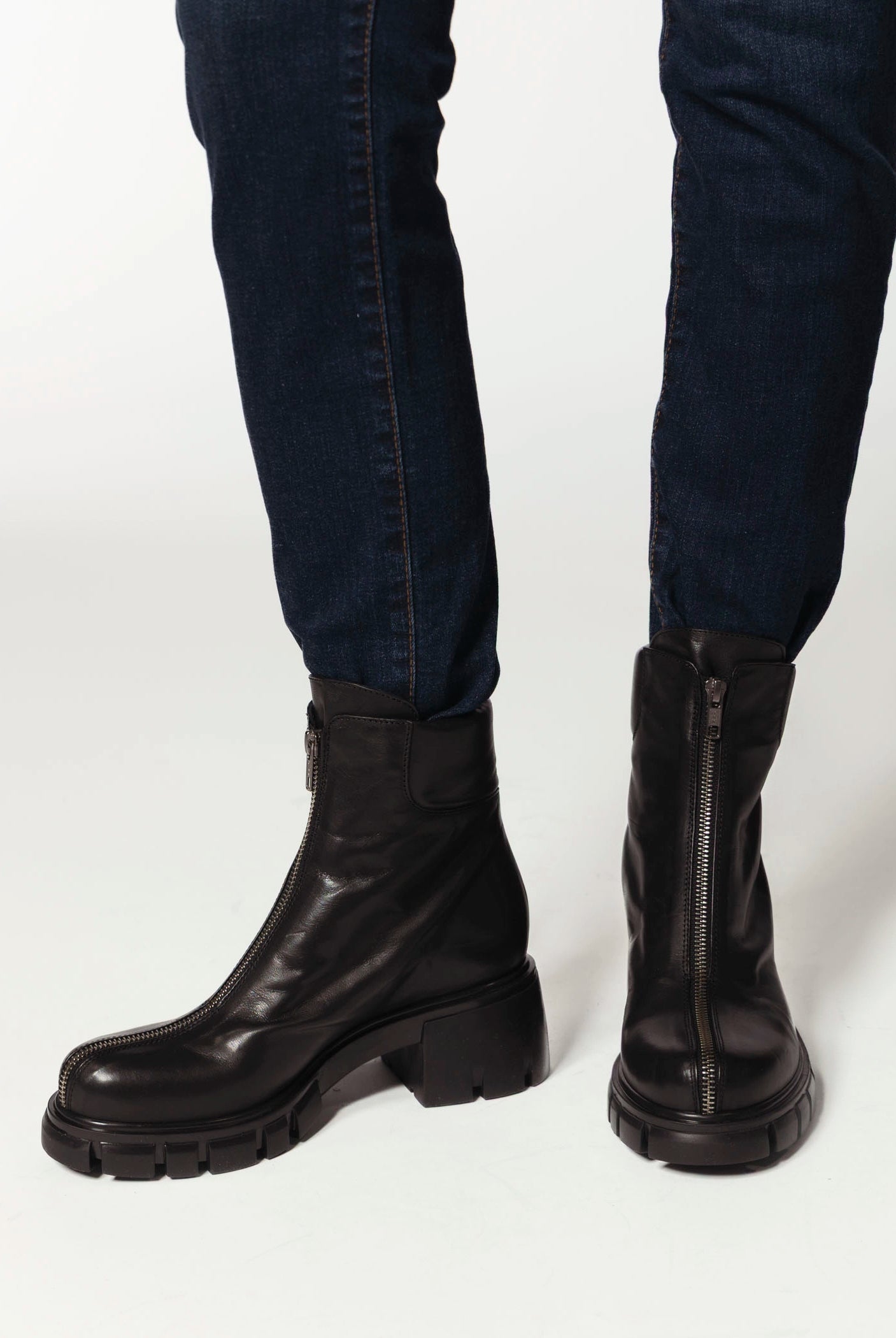 swatch_black_leather /7065