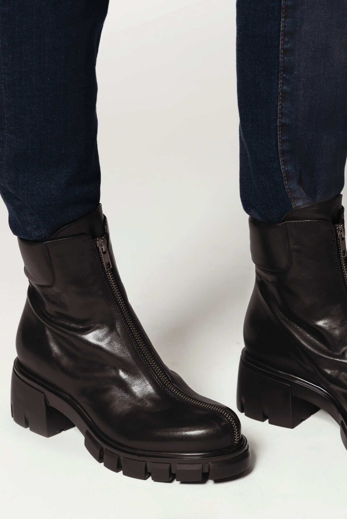 swatch_black_leather /7065