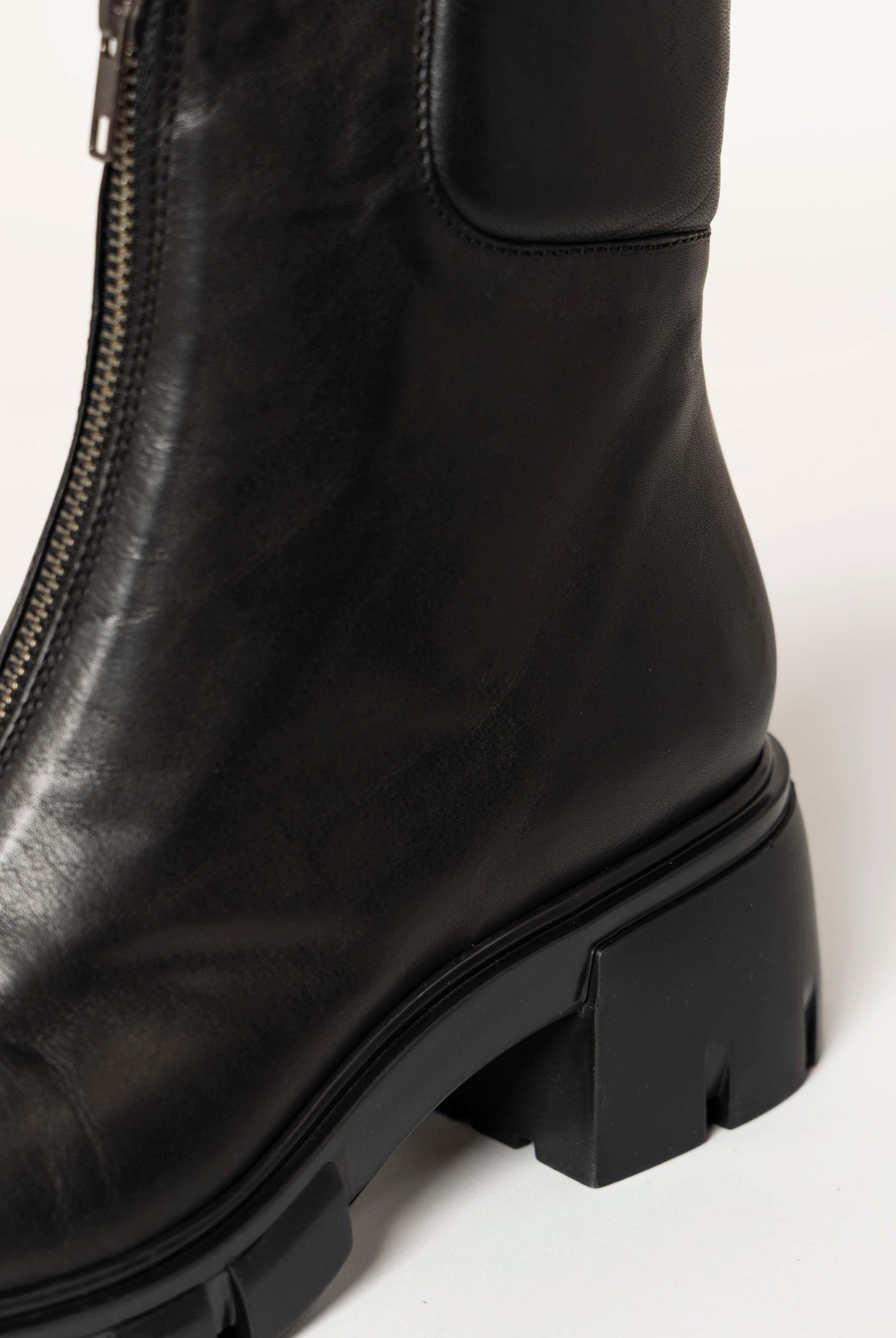 swatch_black_leather /7065