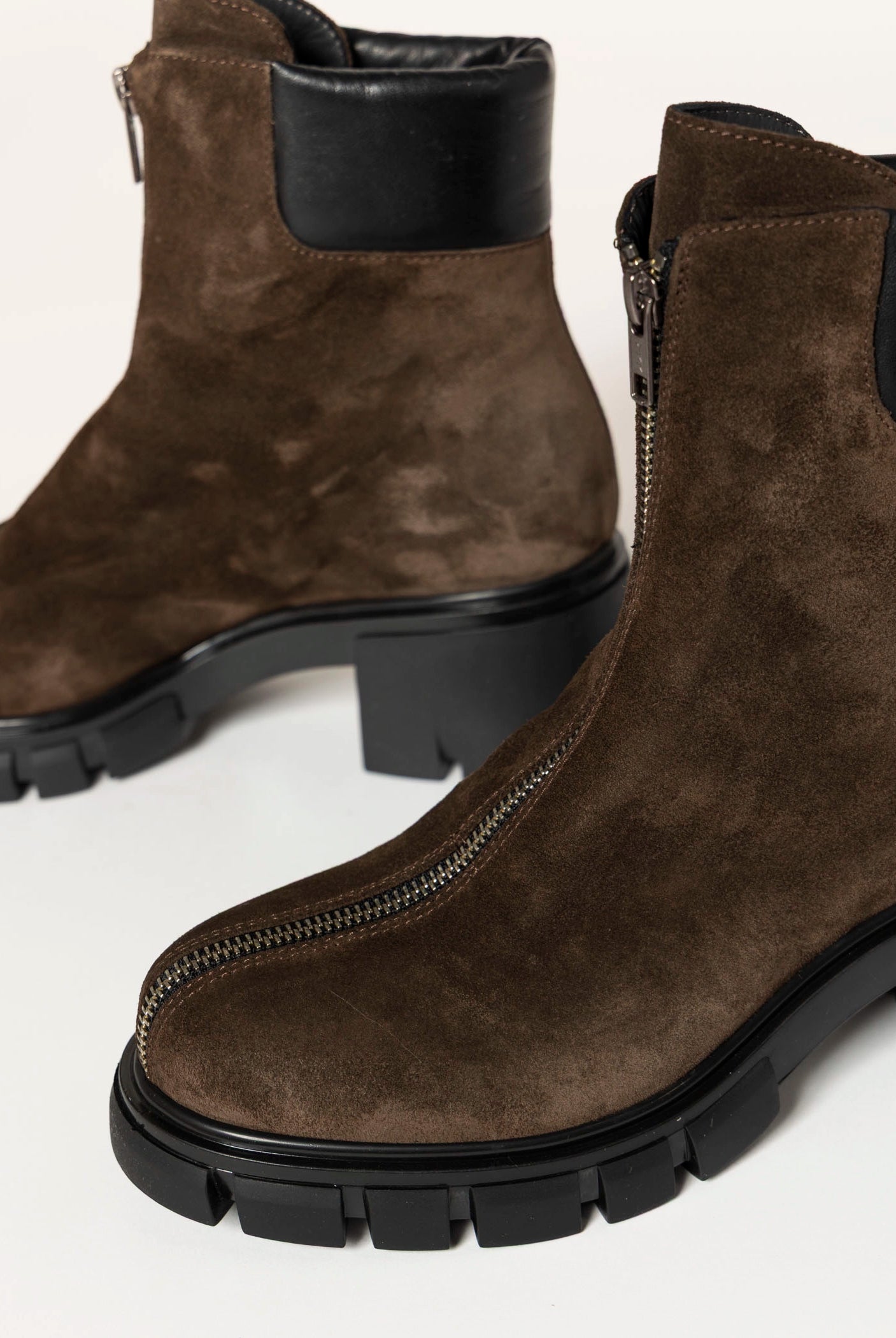 swatch_chocolate_suede /7065