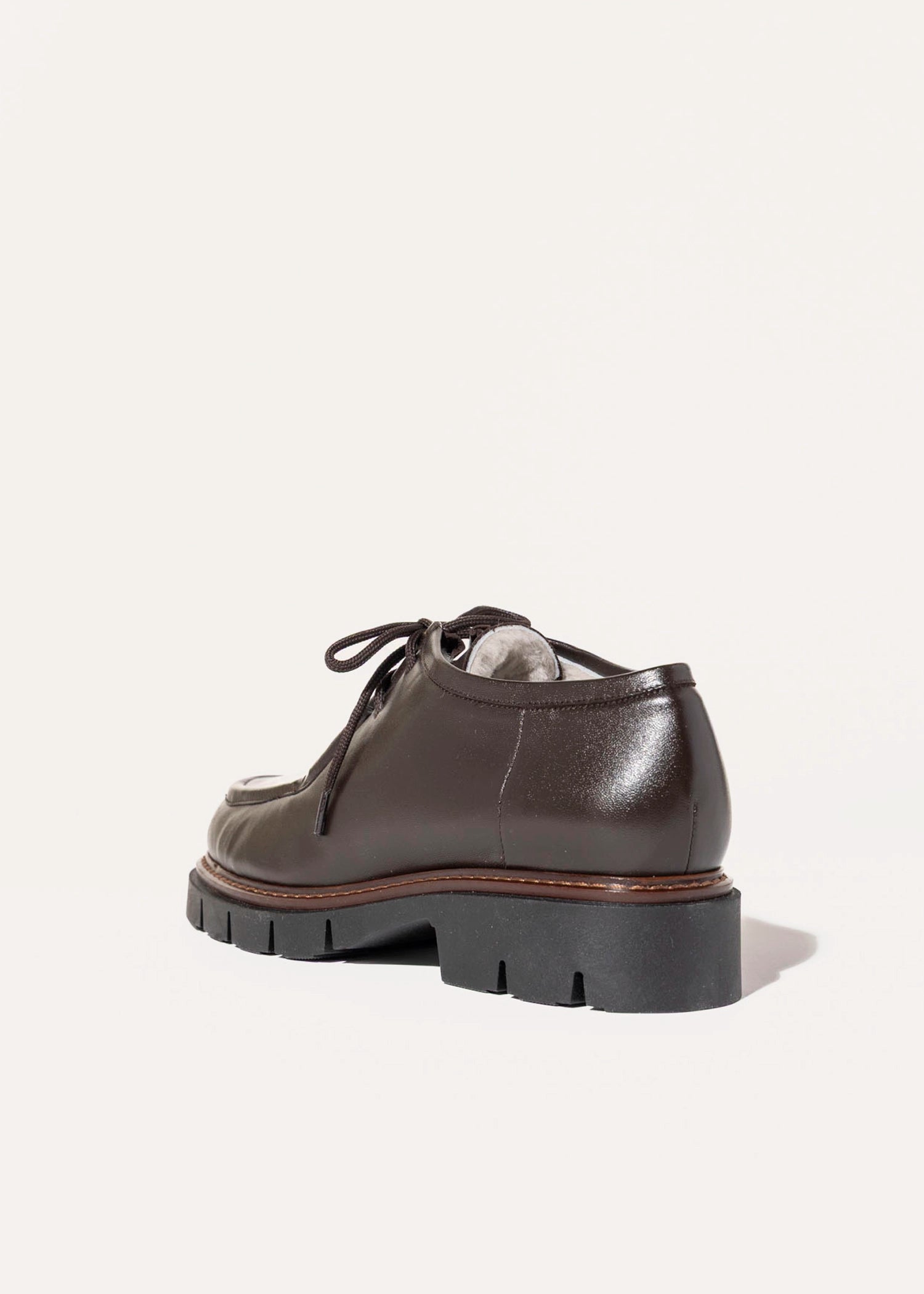 swatch_Dark Brown Leather Shearling line wallabe