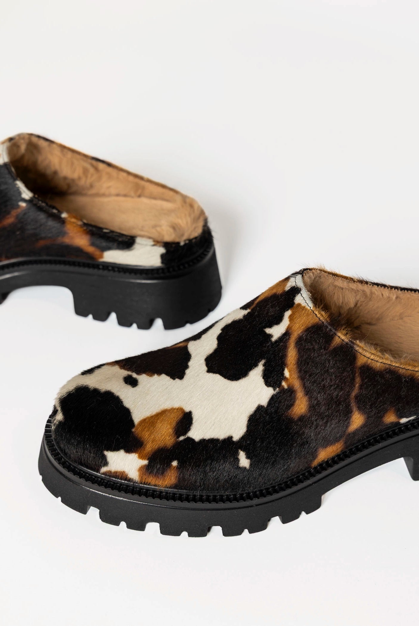 swatch_Cow Haircalf fur lined clog shoes