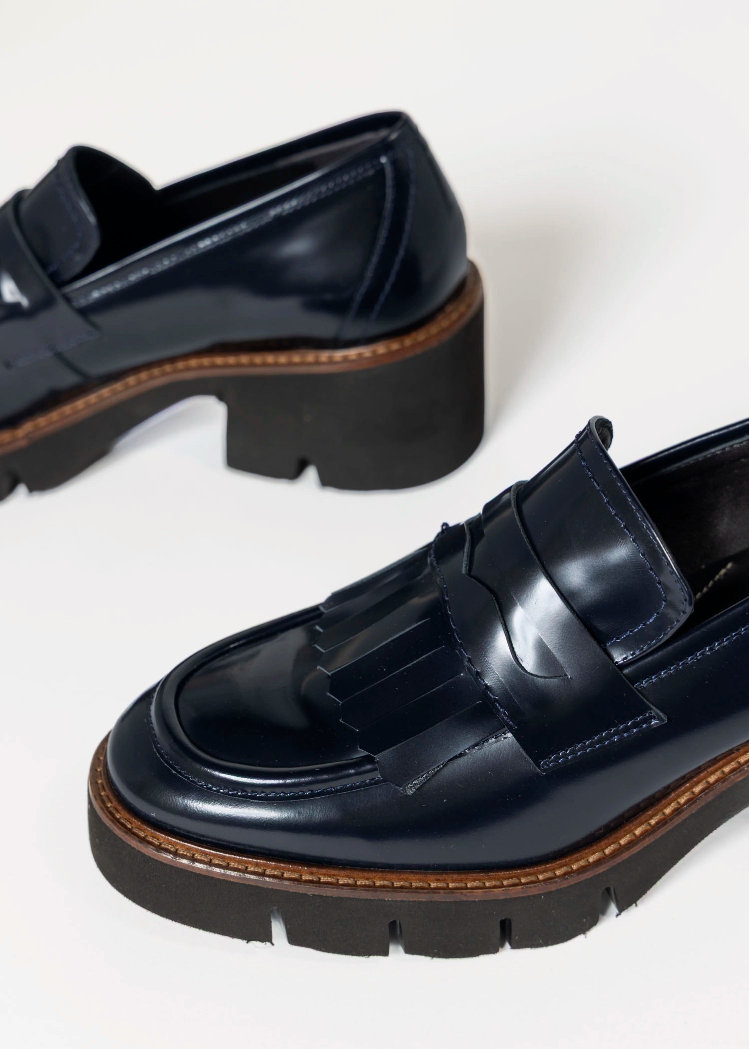 swatch_Navy Leather heeled loafer