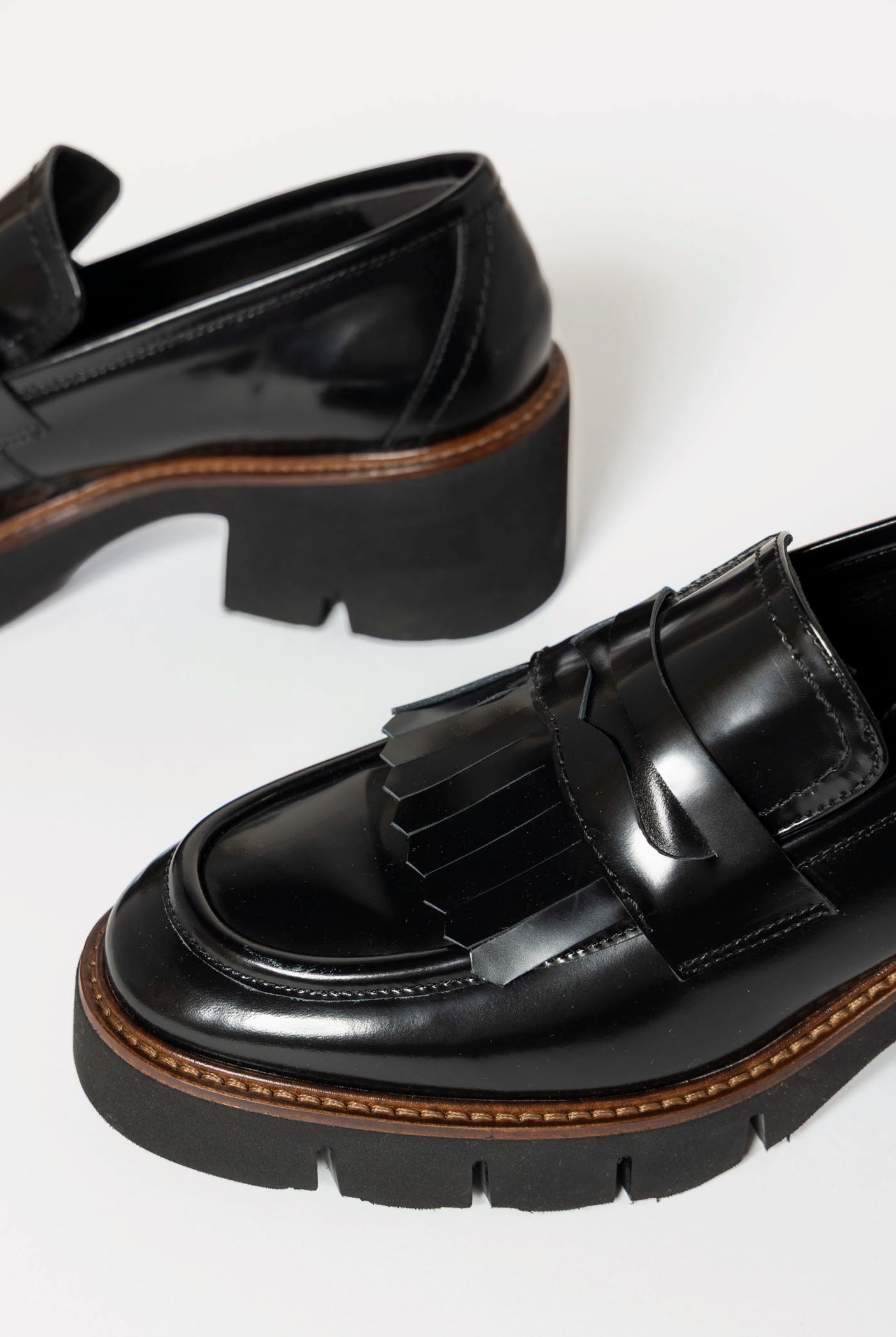 swatch_Black Leather heeled loafer