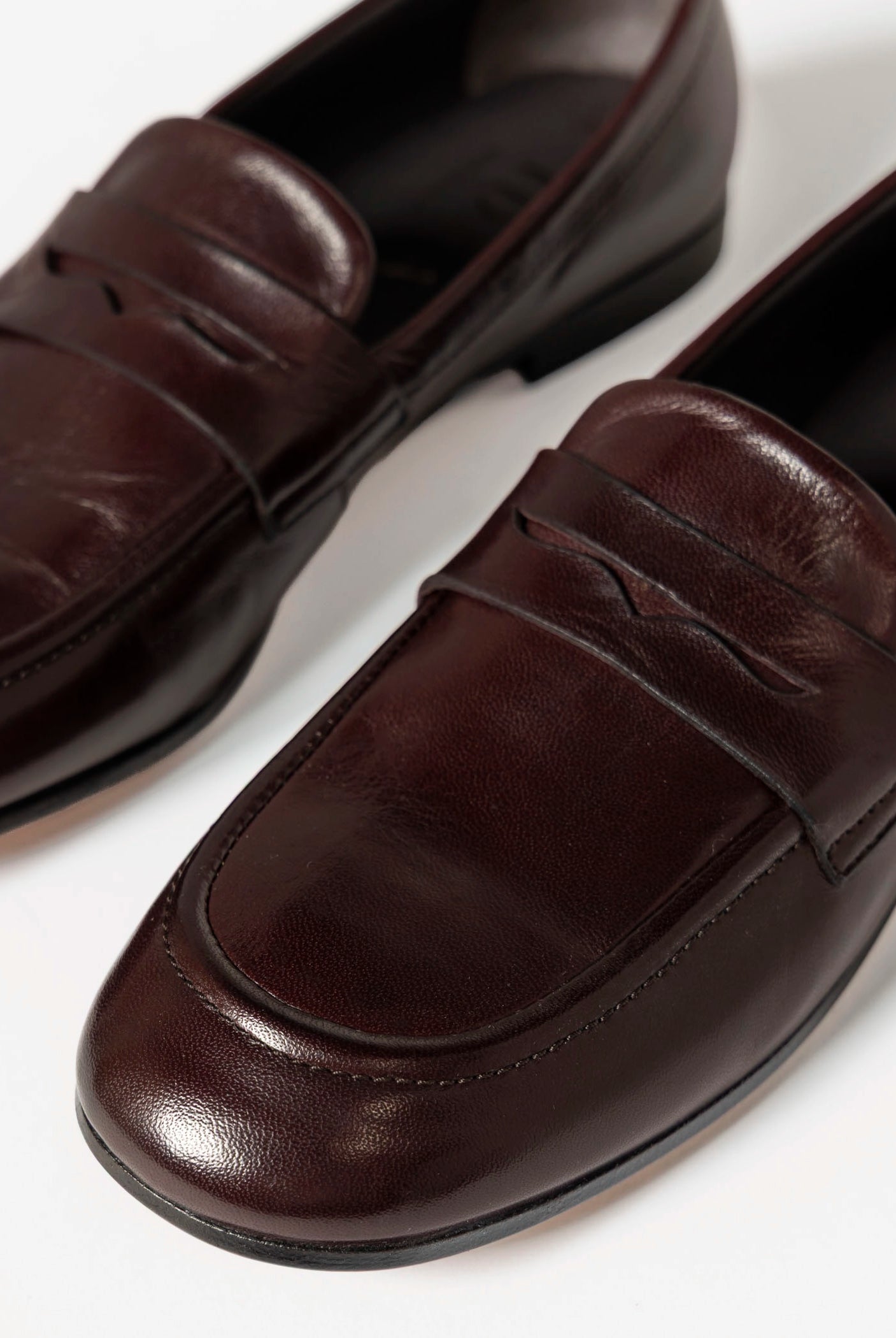 swatch_Marsala leather loafer