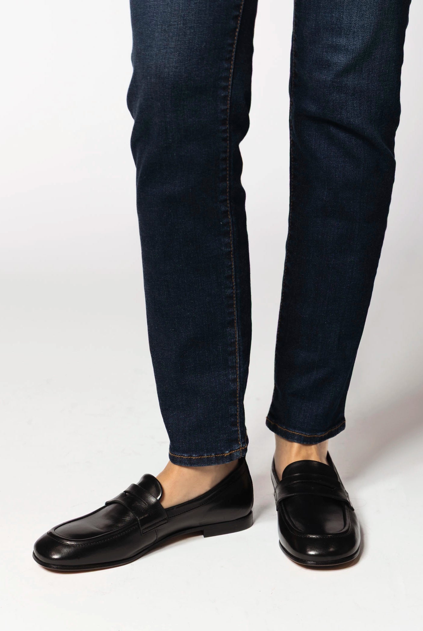 swatch_Black leather loafer