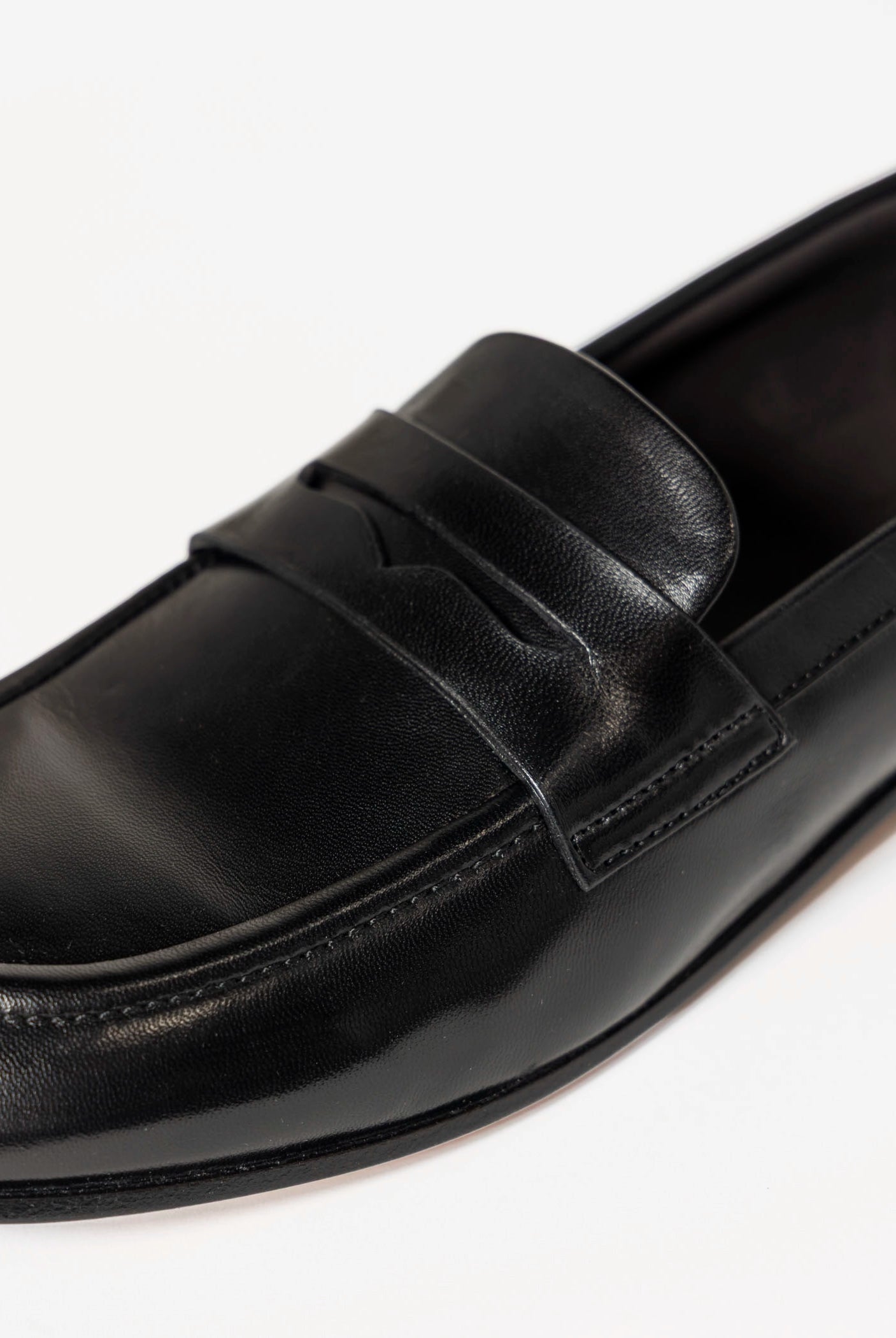 swatch_Black leather loafer